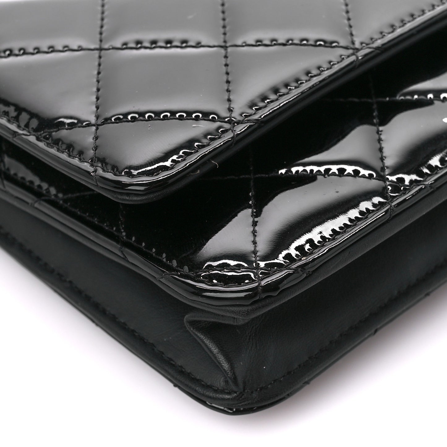 Patent Quilted Wallet On Chain WOC Black