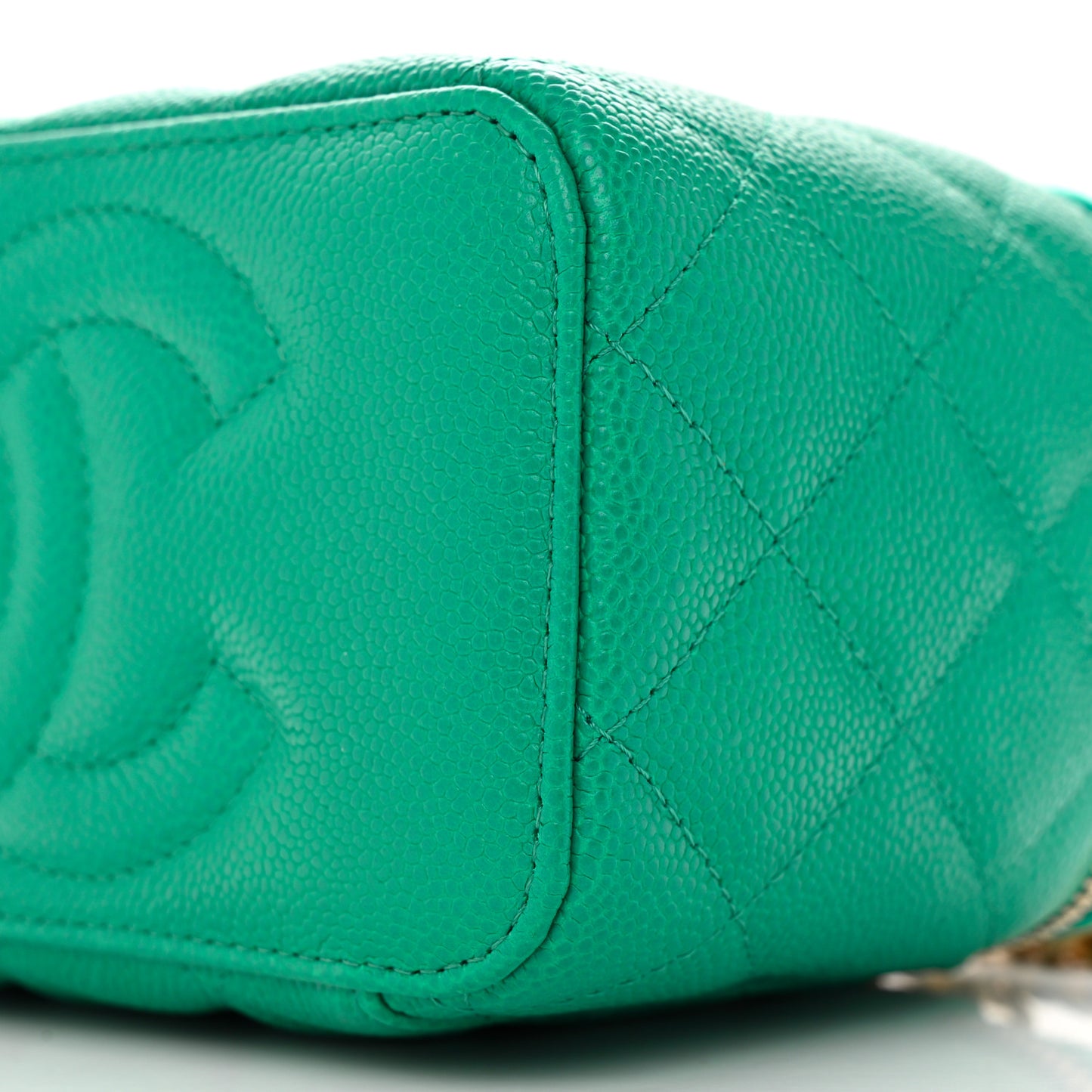 Caviar Quilted Sweetheart Vanity Case Green
