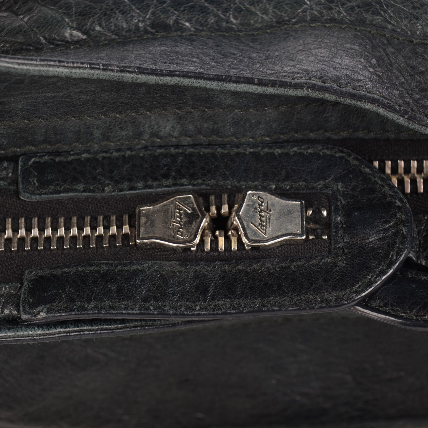 Agneau Giant 21 Silver Hardware City Black