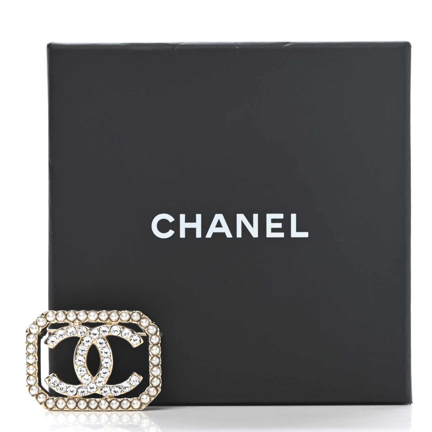Chanel Pearl Crystal CC Brooch Gold 5 of 5