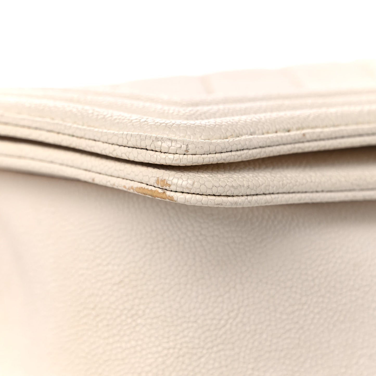 Caviar Quilted Medium Boy Flap White