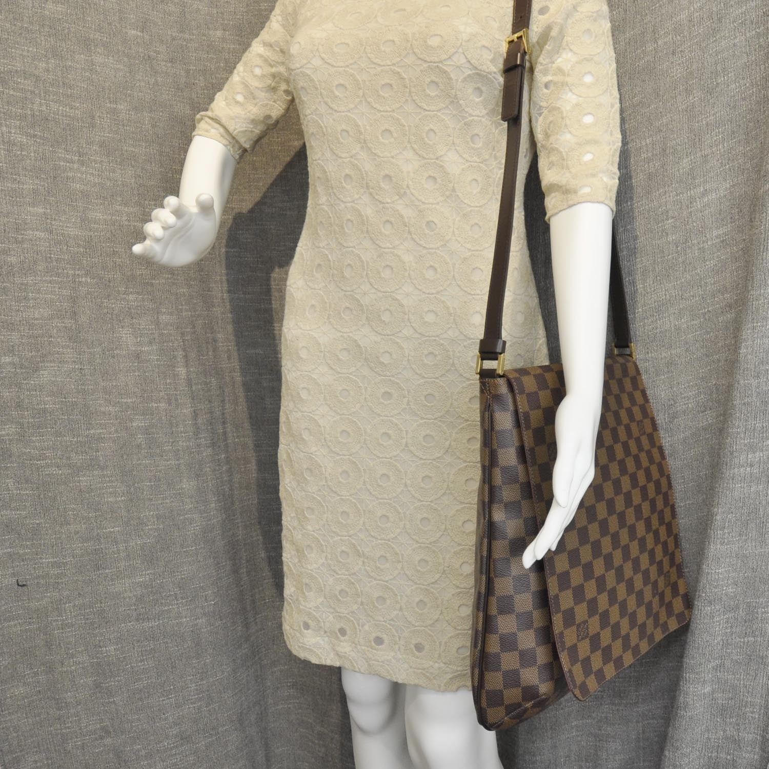 Louis Vuitton Damier Ebene Musette GM 3 of 9