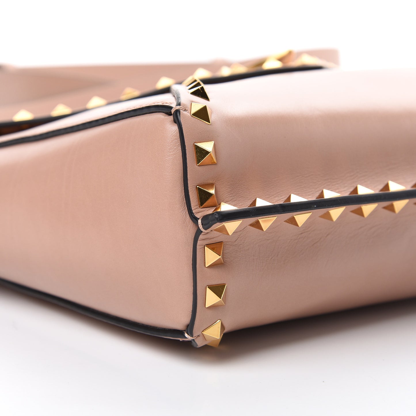 Vitello Rockstud Hype Shoulder Bag Rose Cannelle