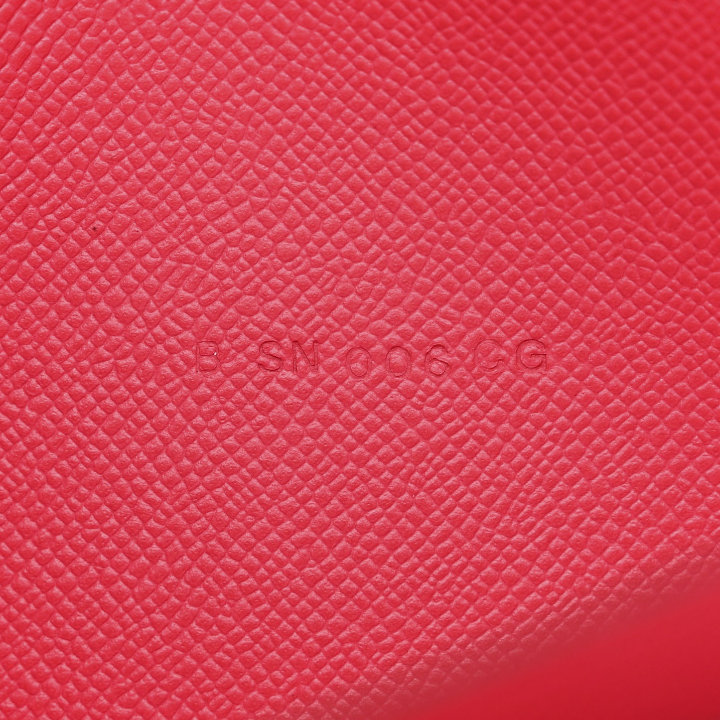 Madame Calfskin Kelly Pocket Long Wallet Rose Extreme