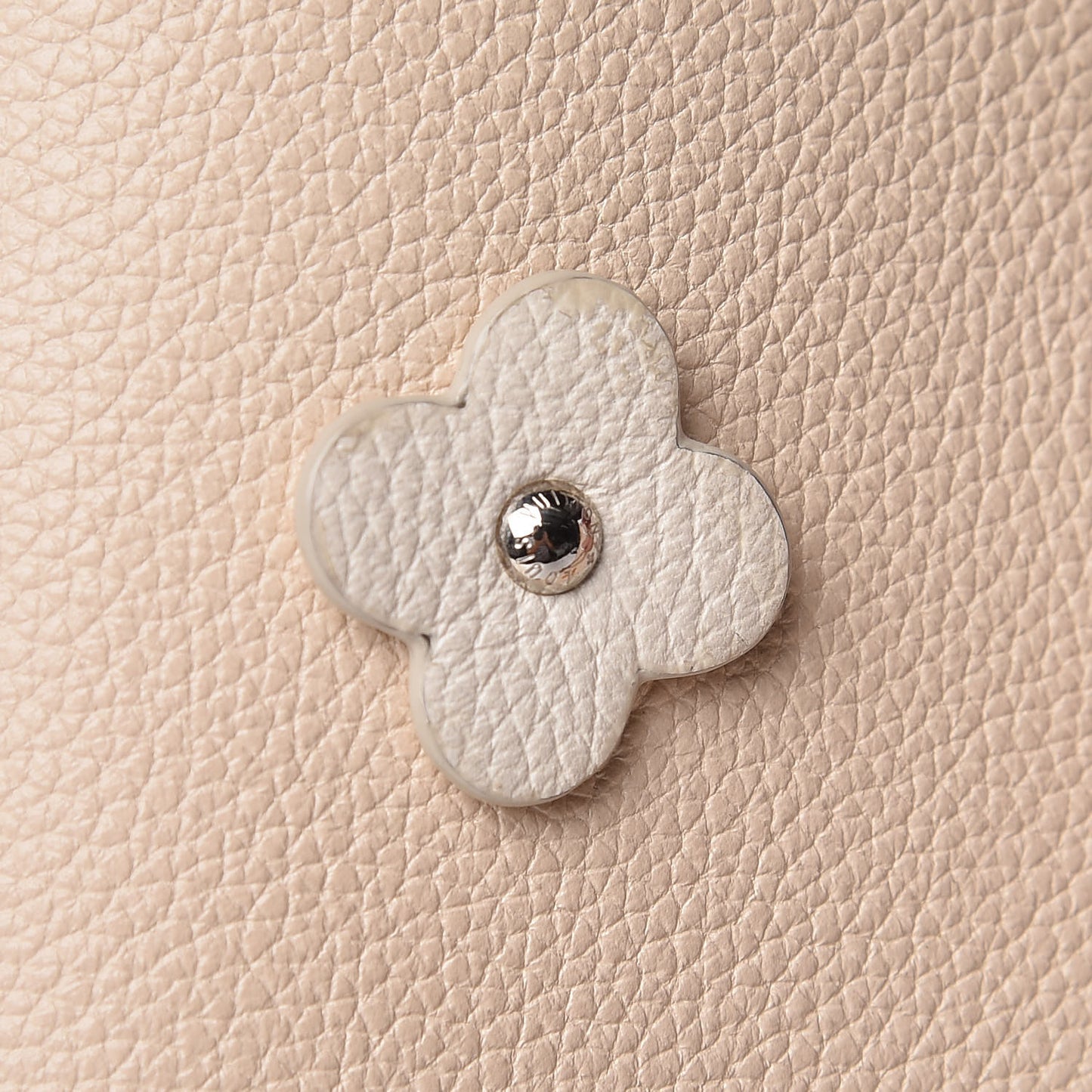 Calfskin Flowers Lockme Bucket Creme