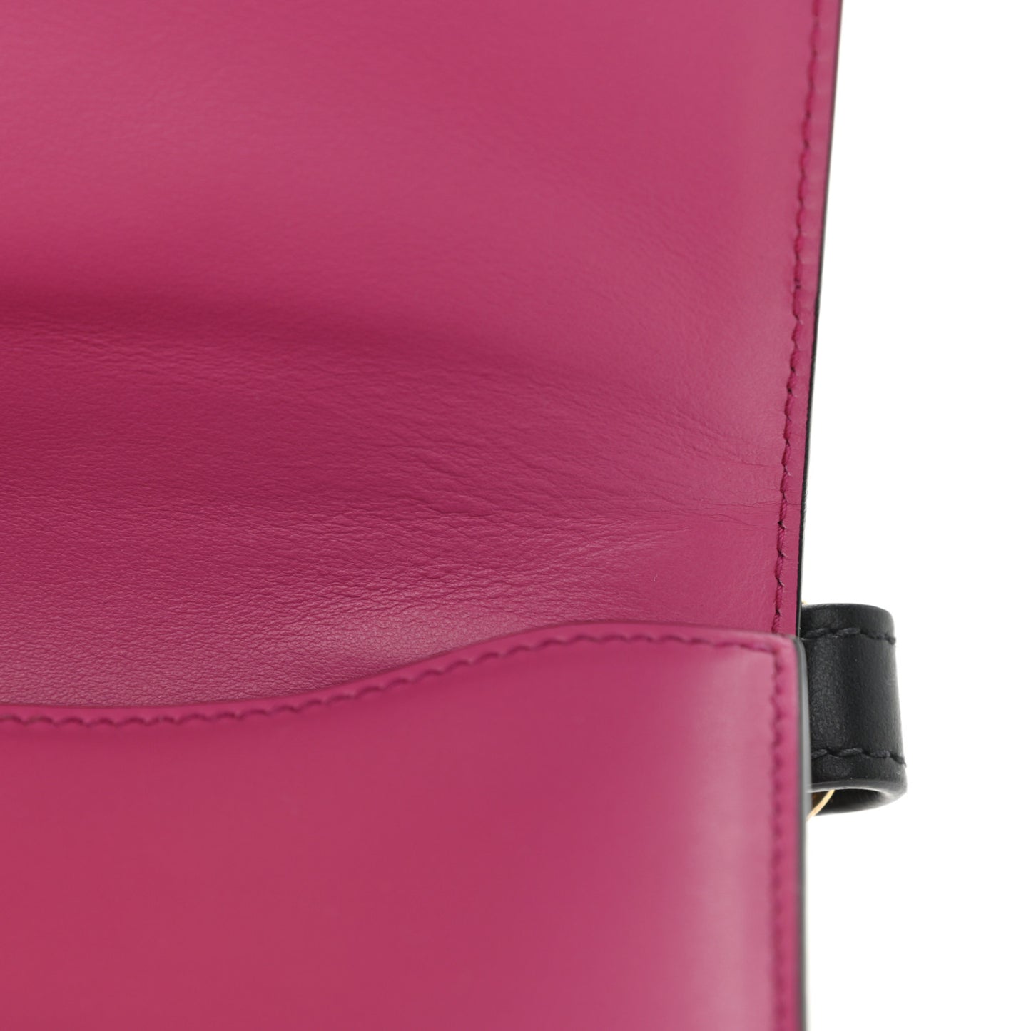 City Calf Saffiano Cahier Bag Geranio Black