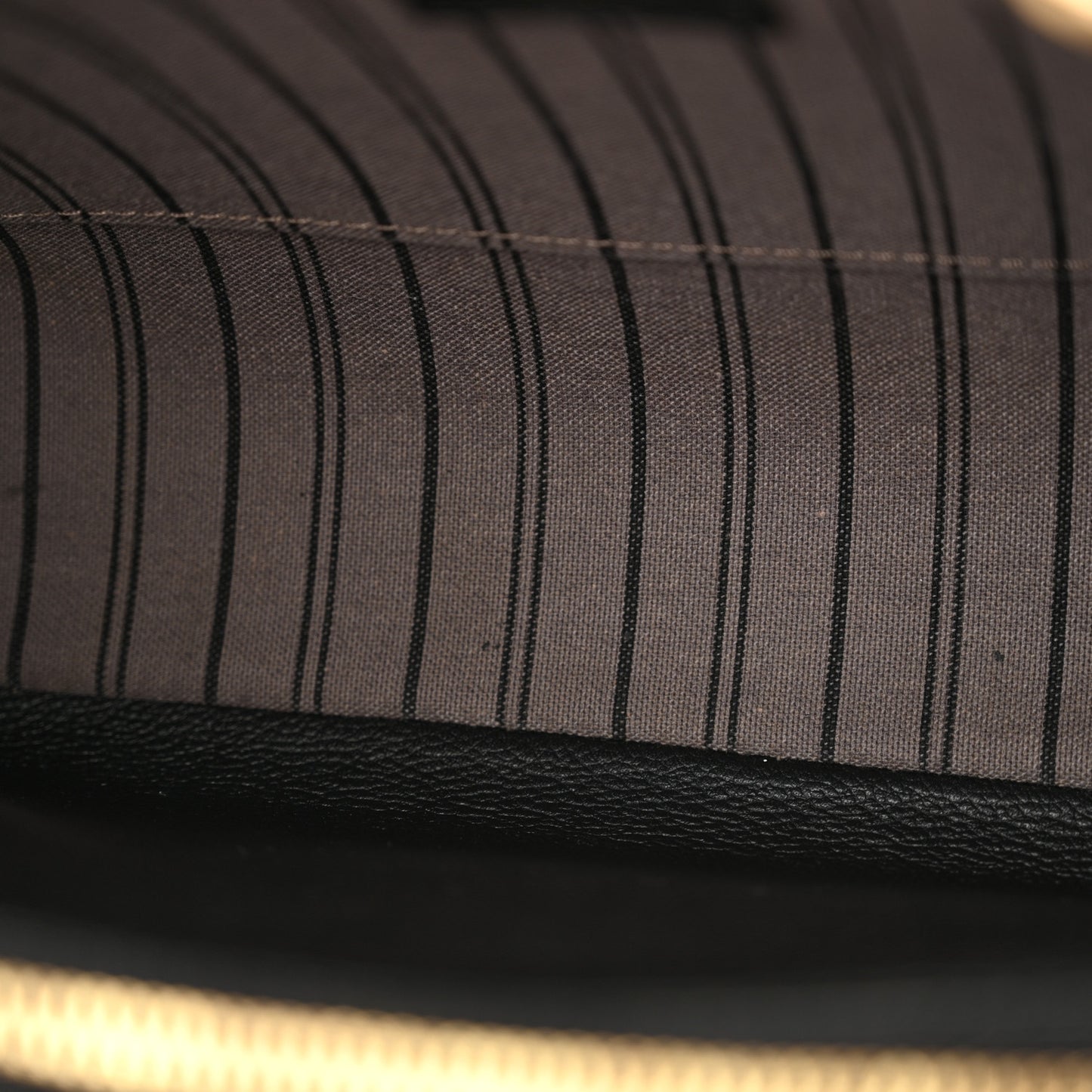 Empreinte Montaigne MM Black
