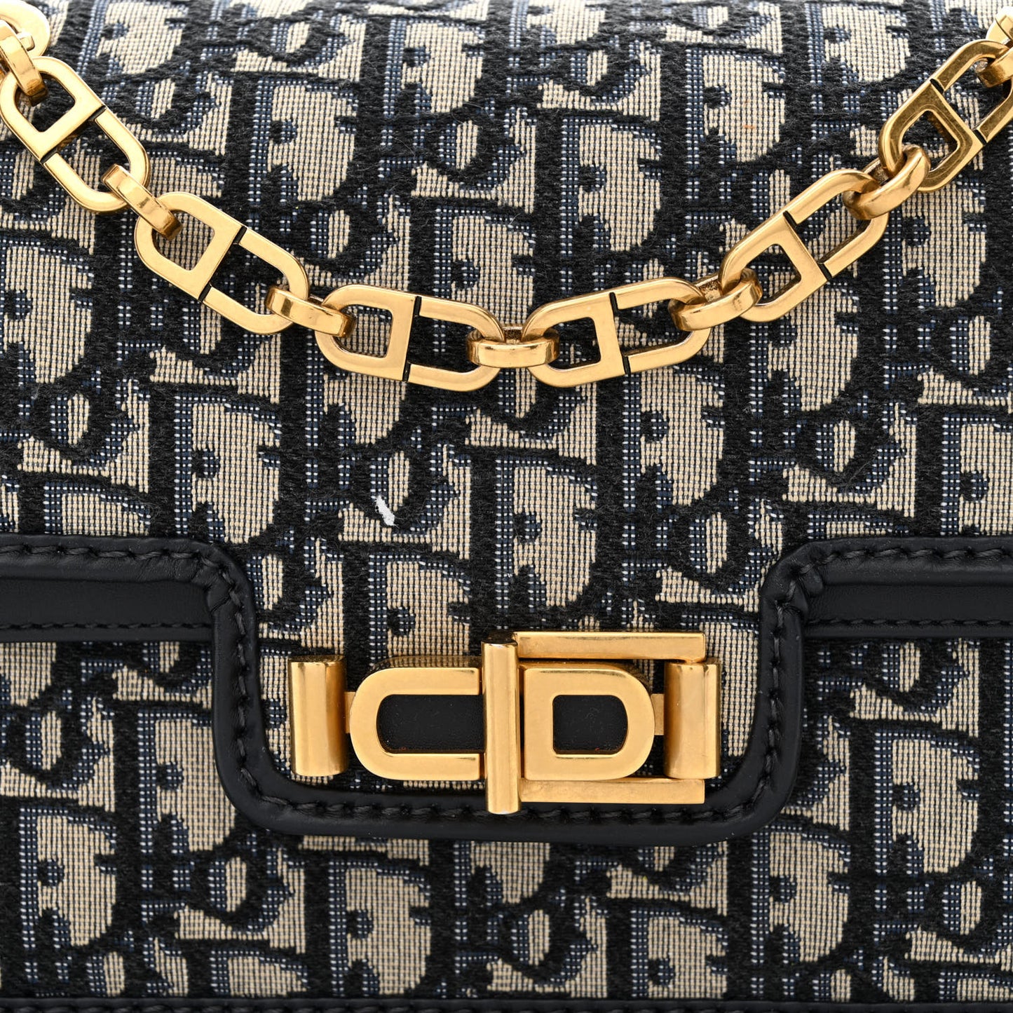 Oblique CD Lock Chain Flap Blue