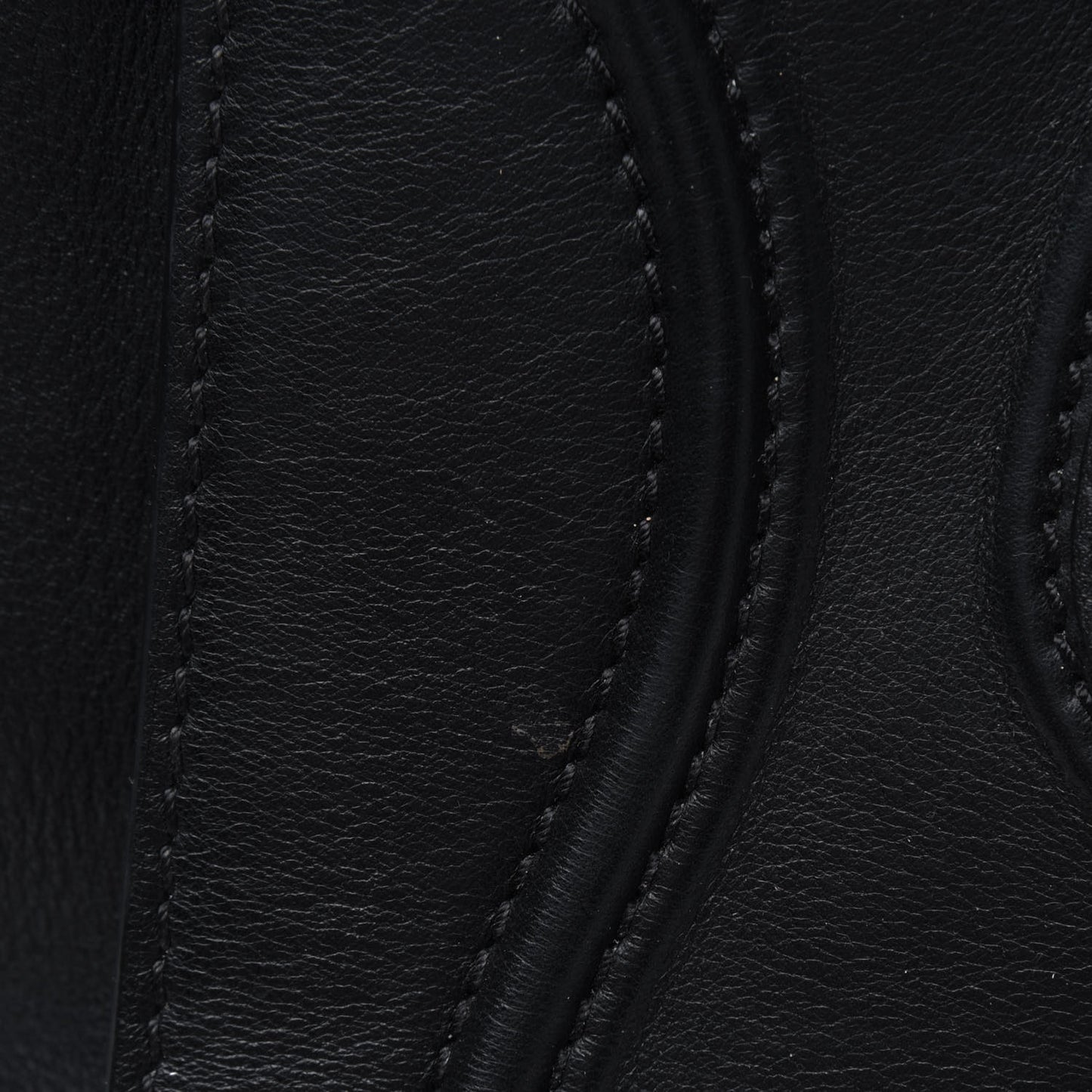 Supple Calfskin Medium Phantom Luggage Black