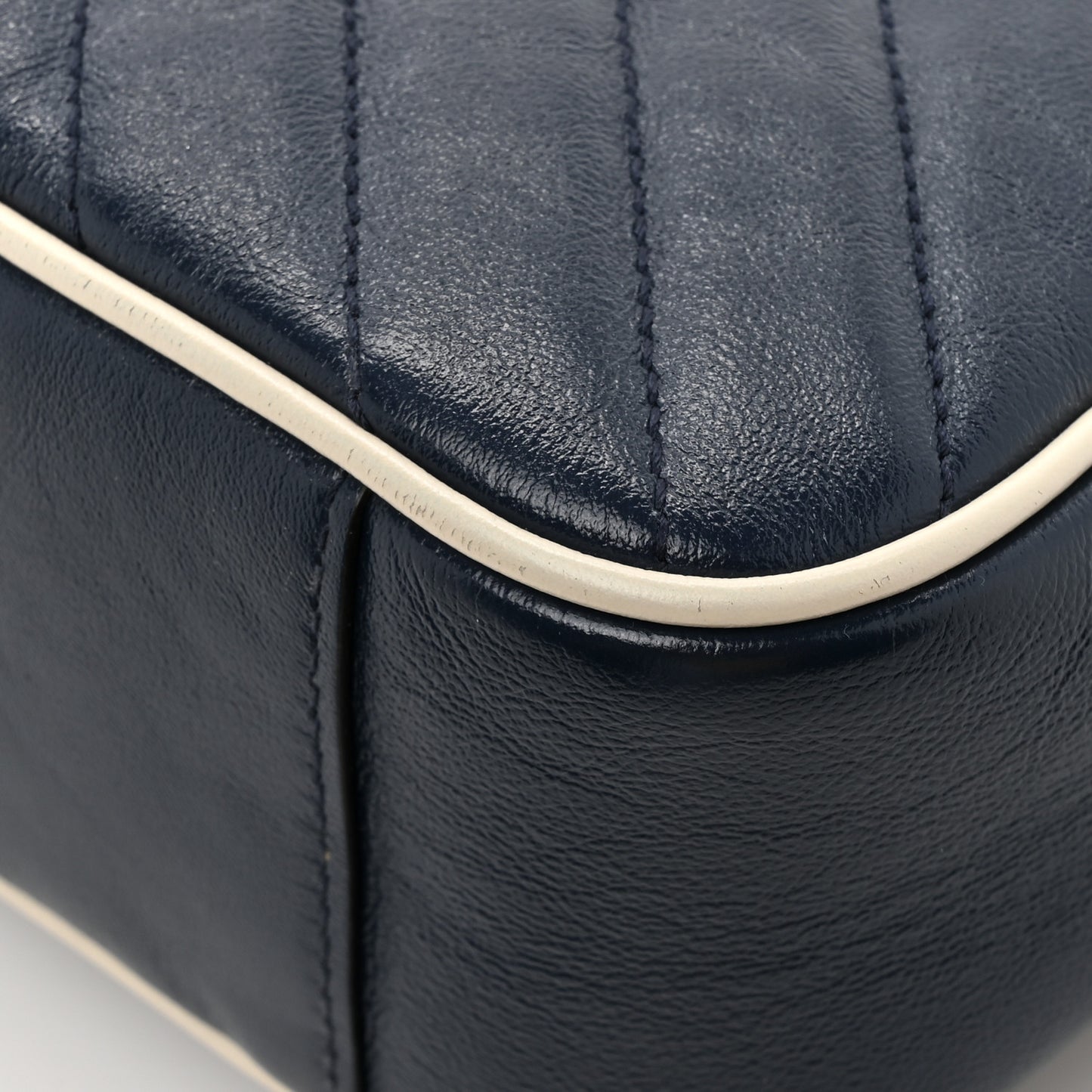 Vintage Effect Calfskin Matelasse Diagonal Small Torchon GG Marmont Shoulder Bag Blue Agata Mystic White