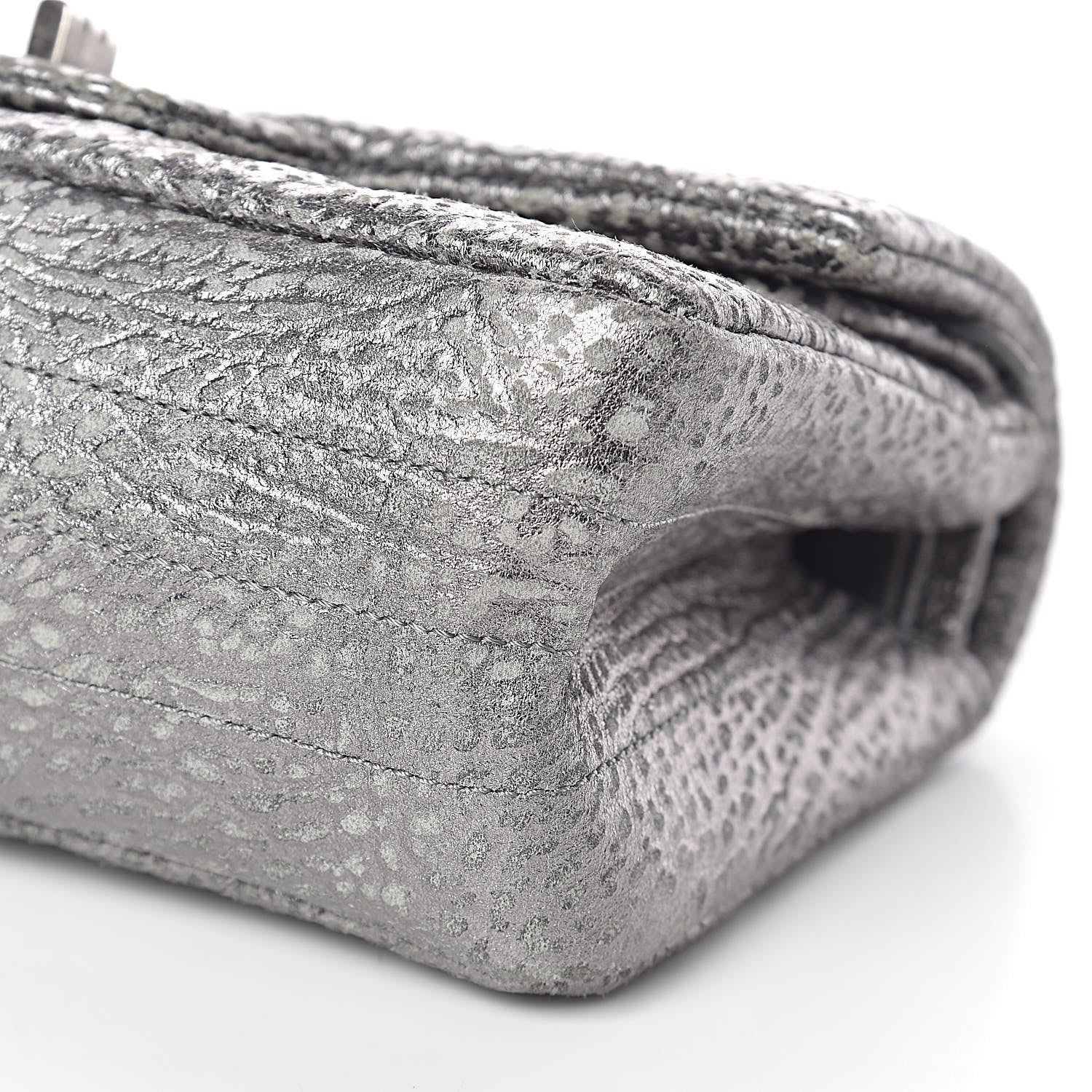 Chanel Metallic Grained Calfskin Chevron Quilted 2.55 Reissue 224 Flap 9 of 9