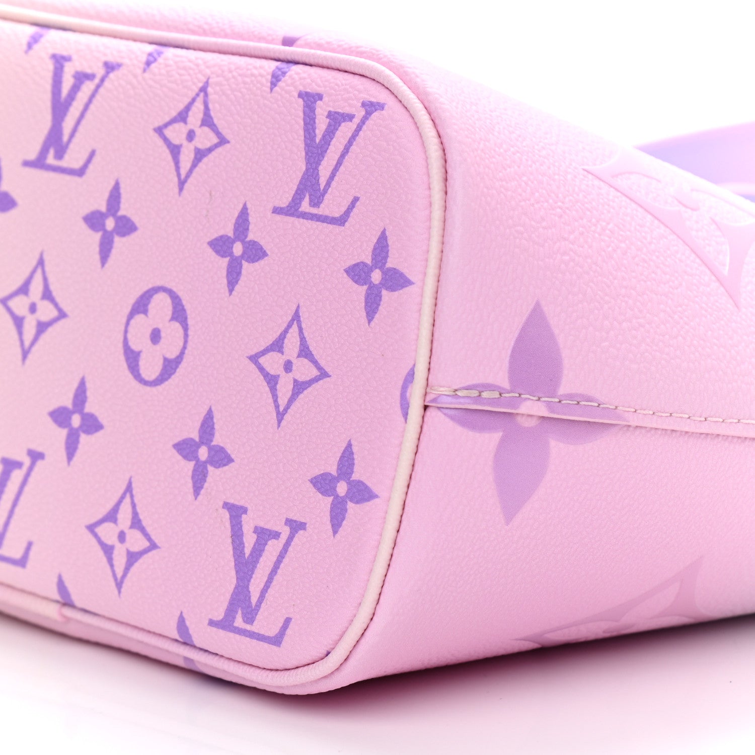 Louis Vuitton Monogram Giant Spring In The City Marshmallow Hobo PM Sunrise Pastel 9 of 9