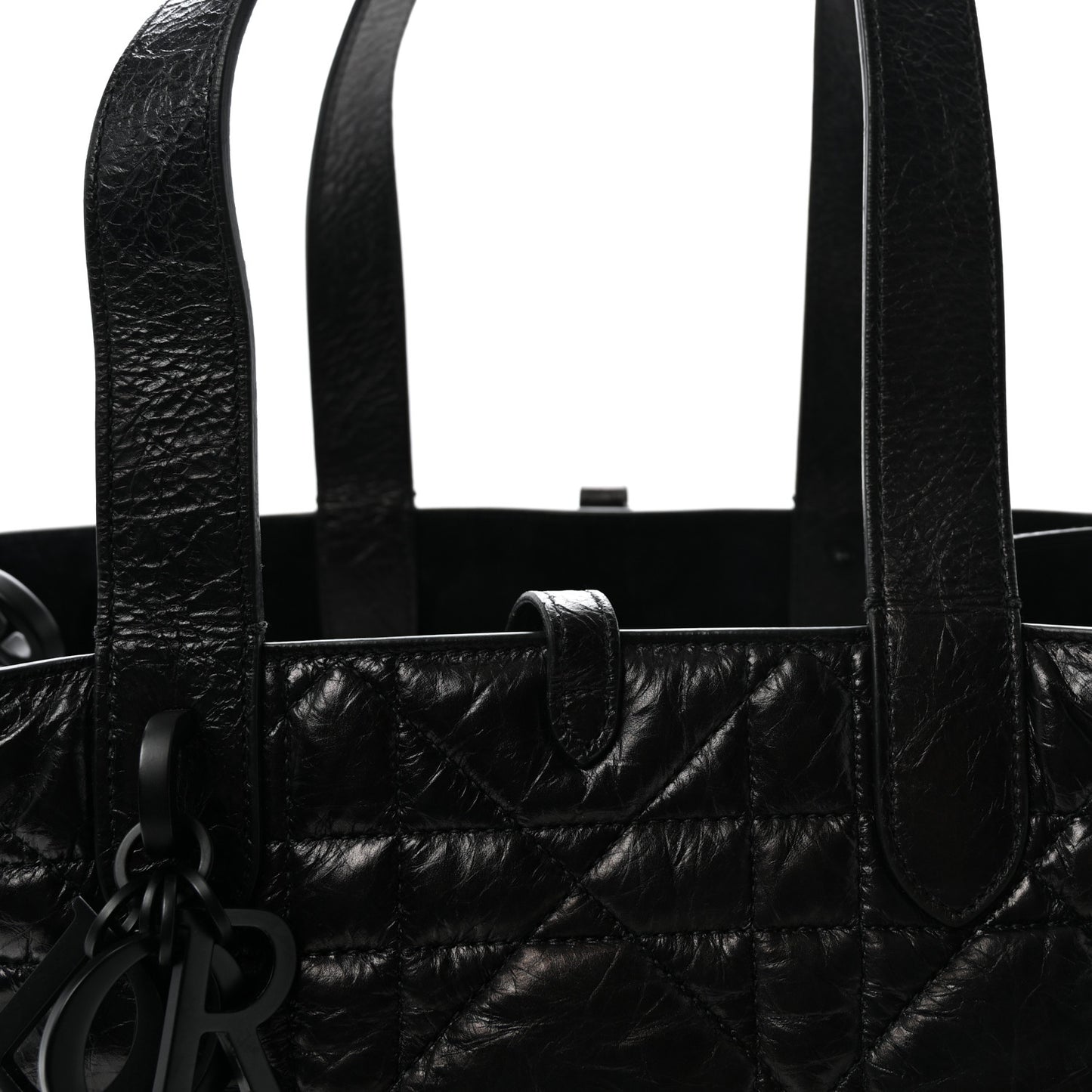 Crinkled Calfskin Macrocannage Medium Toujours Black