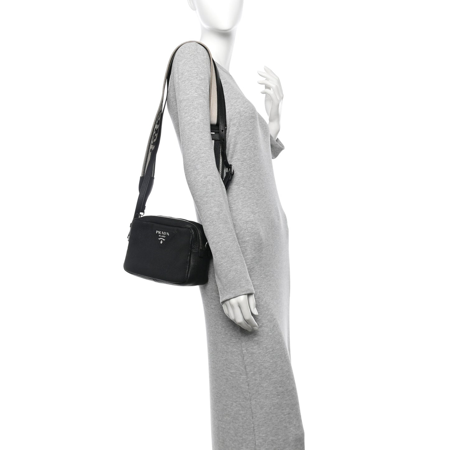 Vitello Daino Soft Camera Crossbody Black