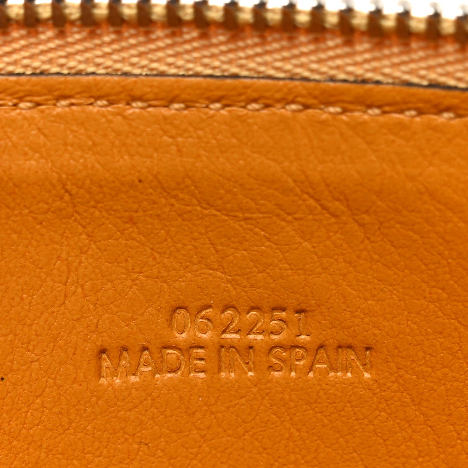 Loewe Soft Grained Calfskin Coin Card Holder Gold Guimauve 7 of 8
