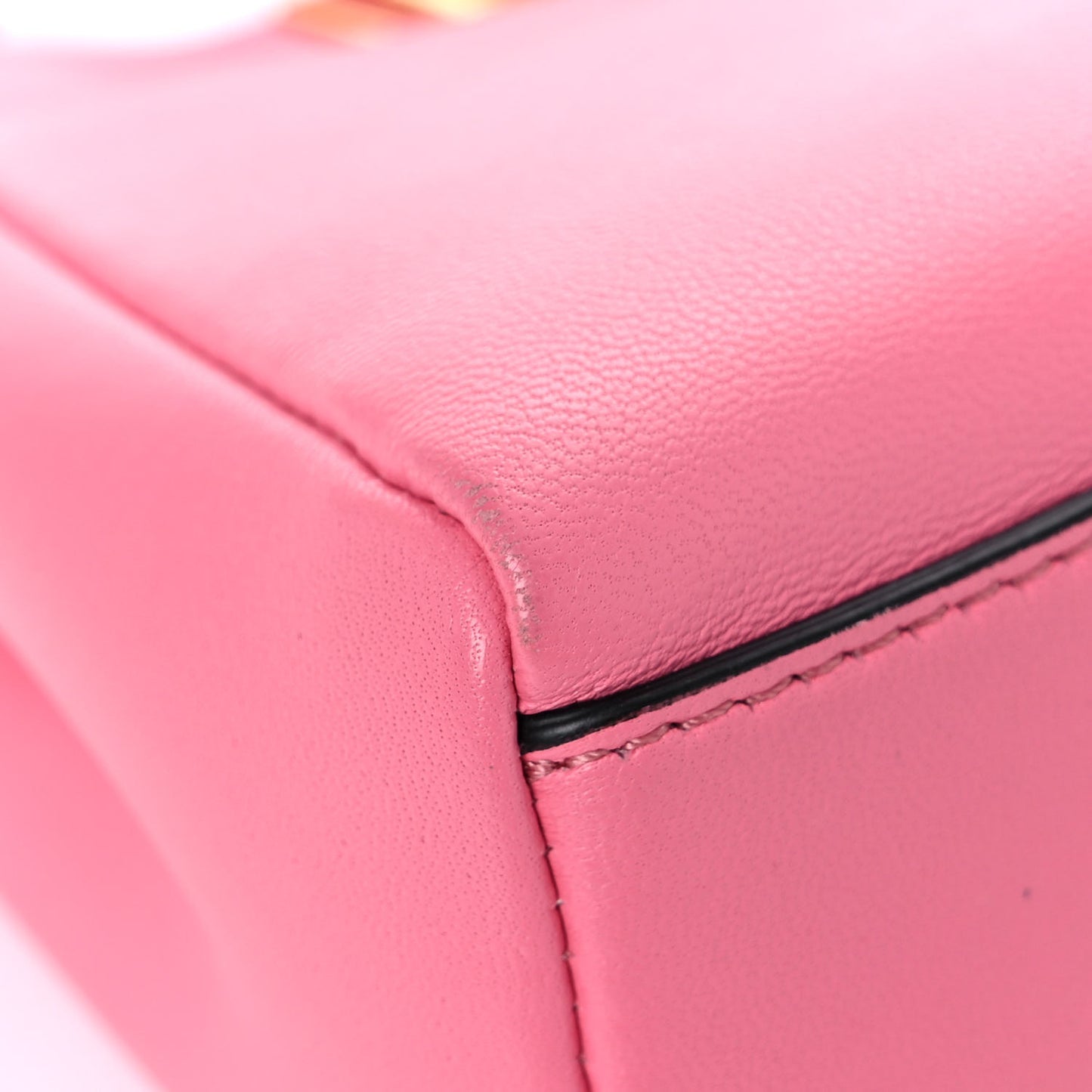 Shiny Nappa Micro Peekaboo Iconic Satchel Rosa Fluo