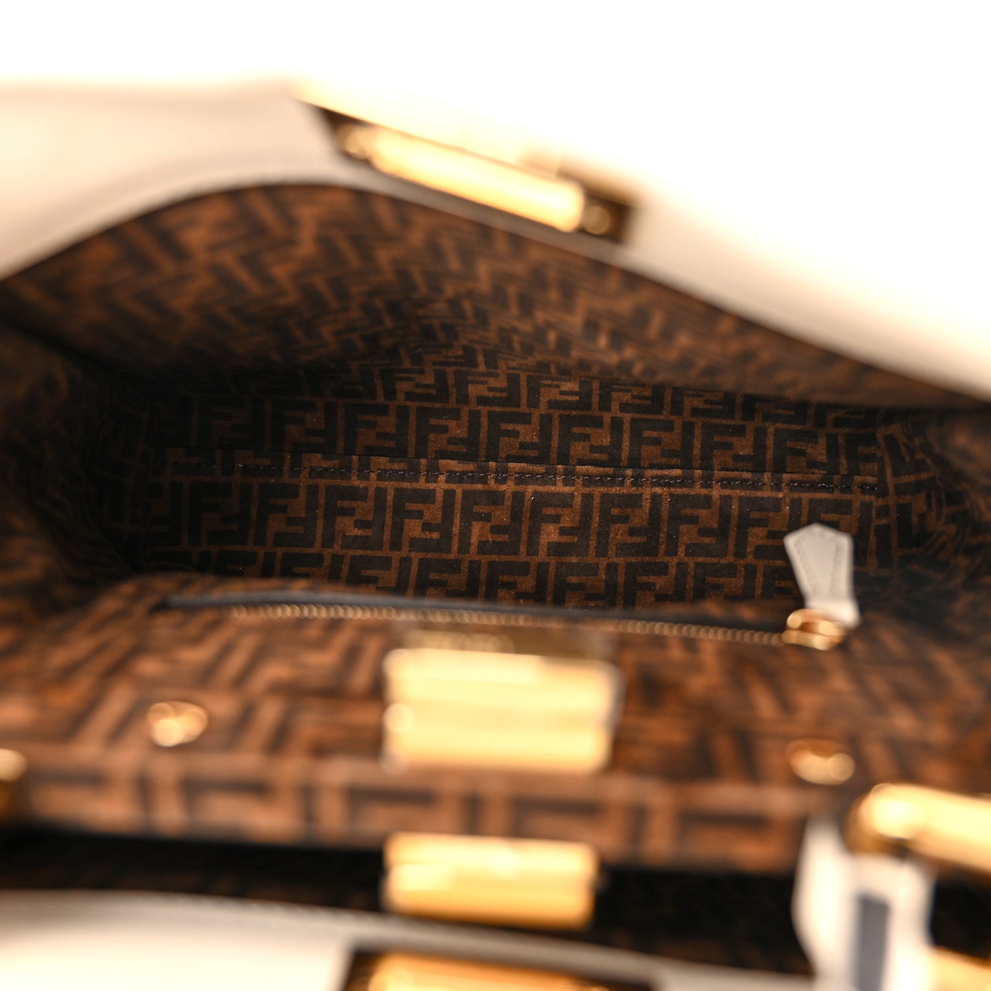 Vitello Seta Suede FF Mini Peekaboo Iconic Satchel Uovo Sigaro Marrone