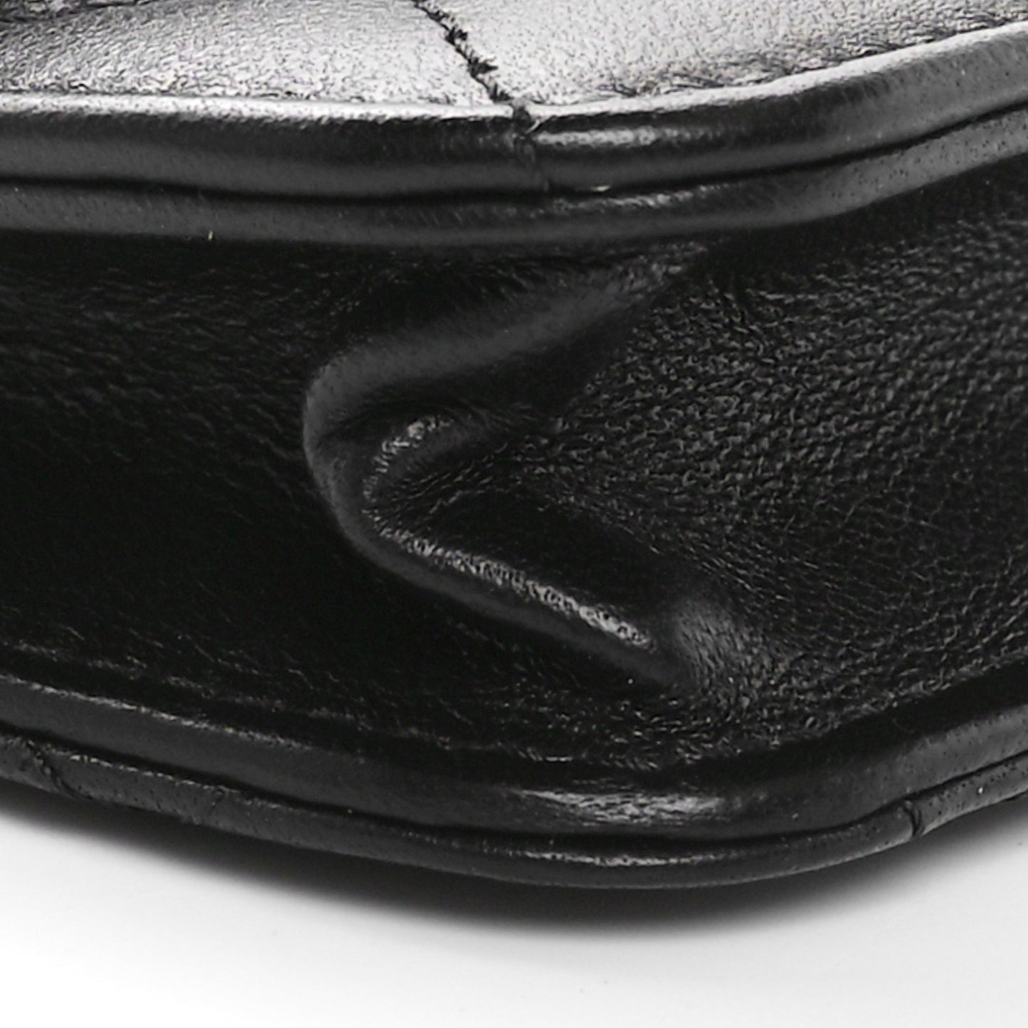 Lambskin Quilted Pearl Crush Clutch With Chain Black