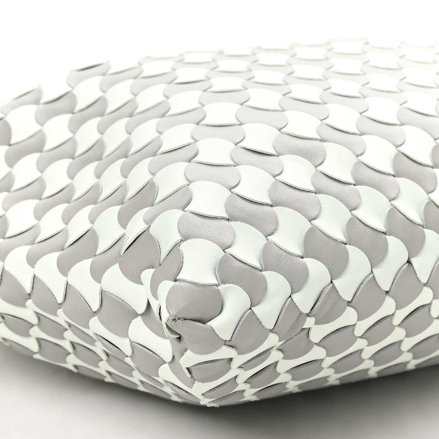 Calfskin Intrecciato Small Hop Agate Glacier