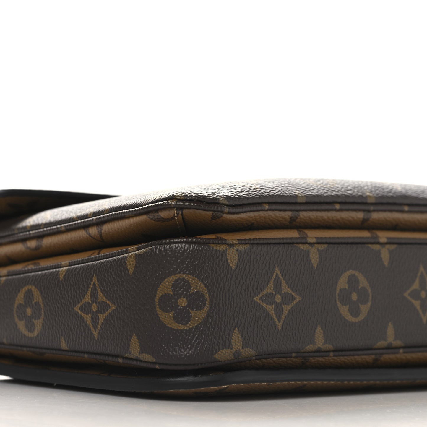 Reverse Monogram Pochette Metis