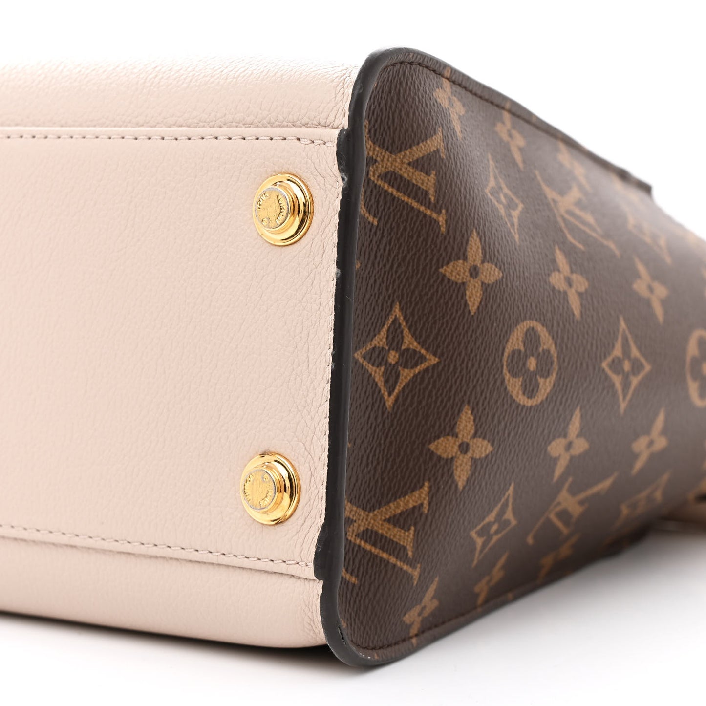 Calfskin Monogram On My Side MM Greige