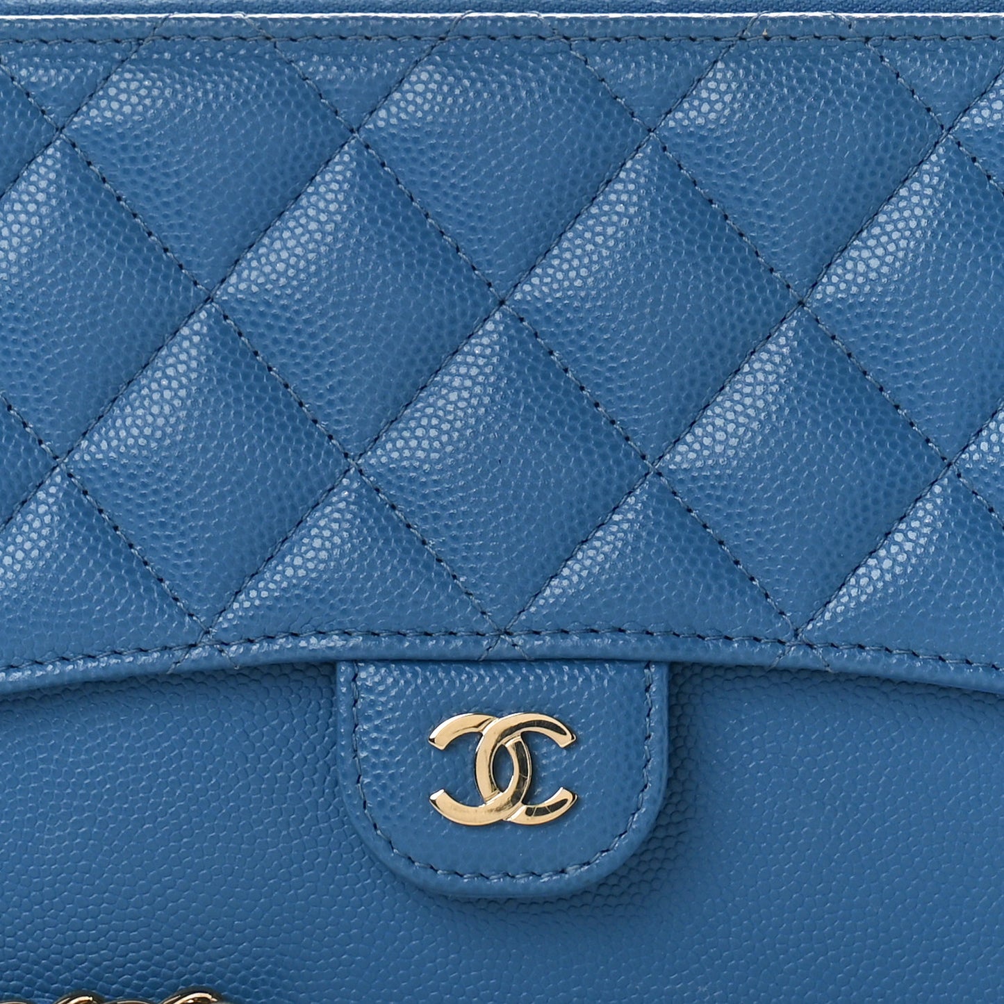 Caviar Quilted Classic Pouch With Handle Blue