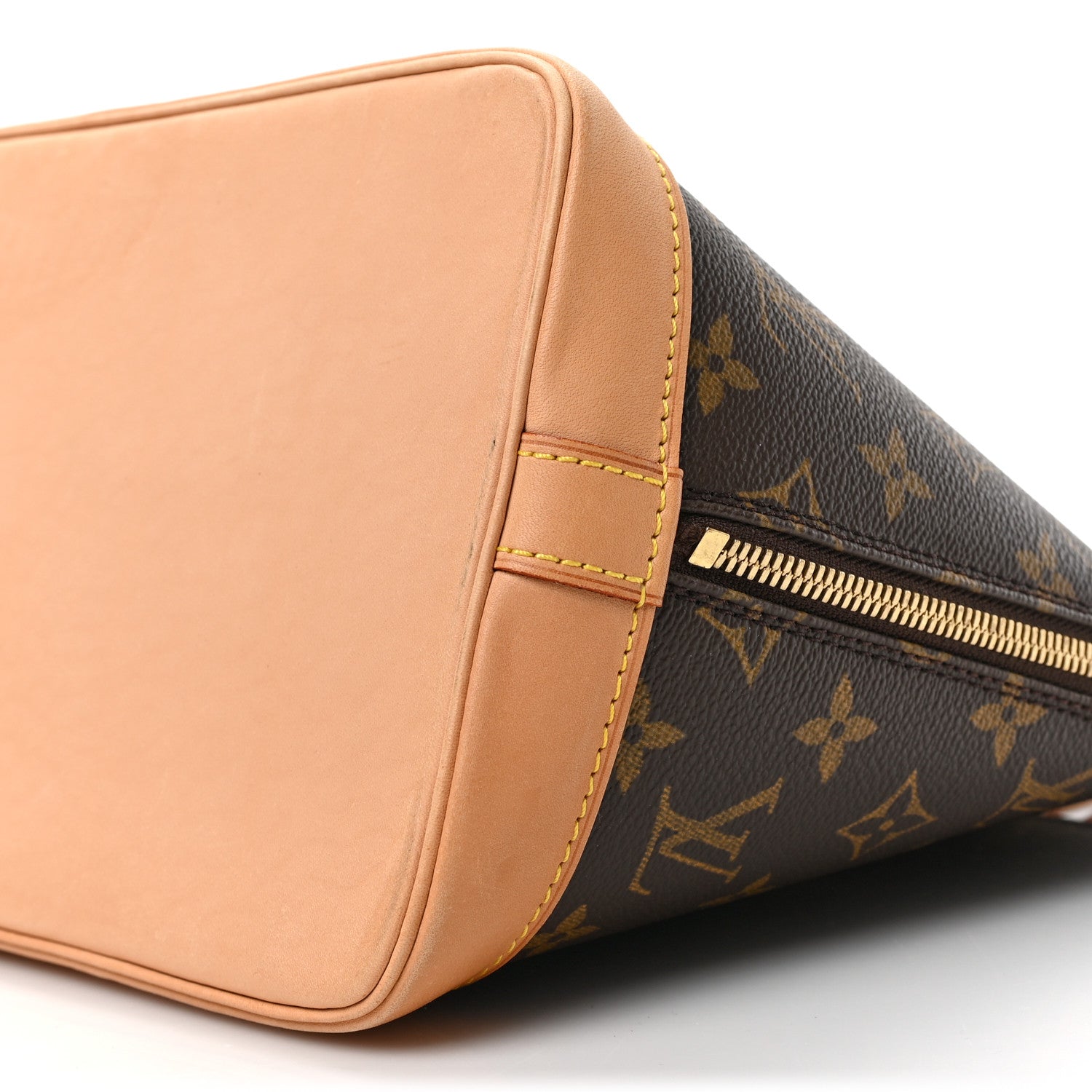 Louis Vuitton Monogram Alma MM 8 of 8
