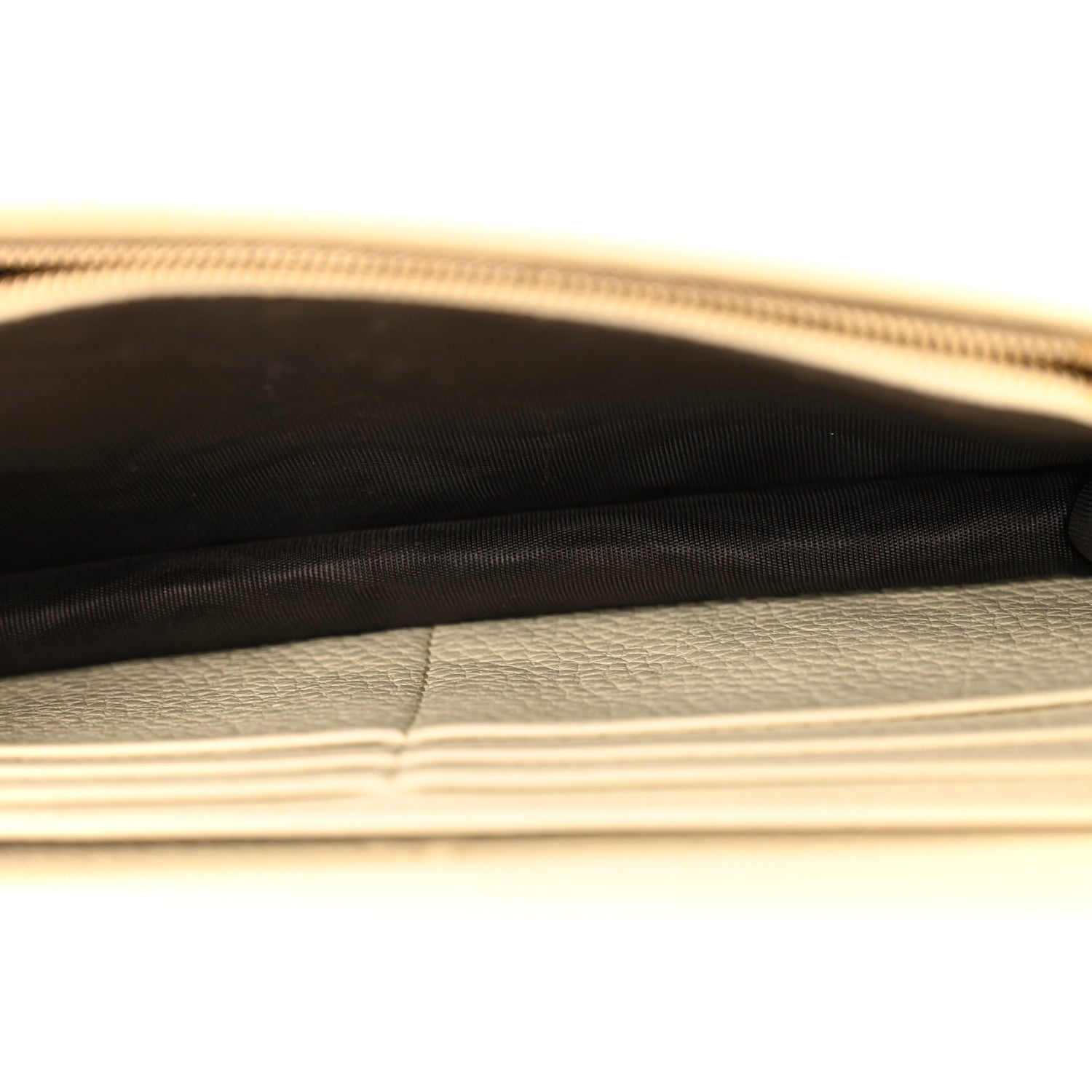Gucci Pebbled Calfskin Soho Wallet on Chain Ivoire 5 of 12