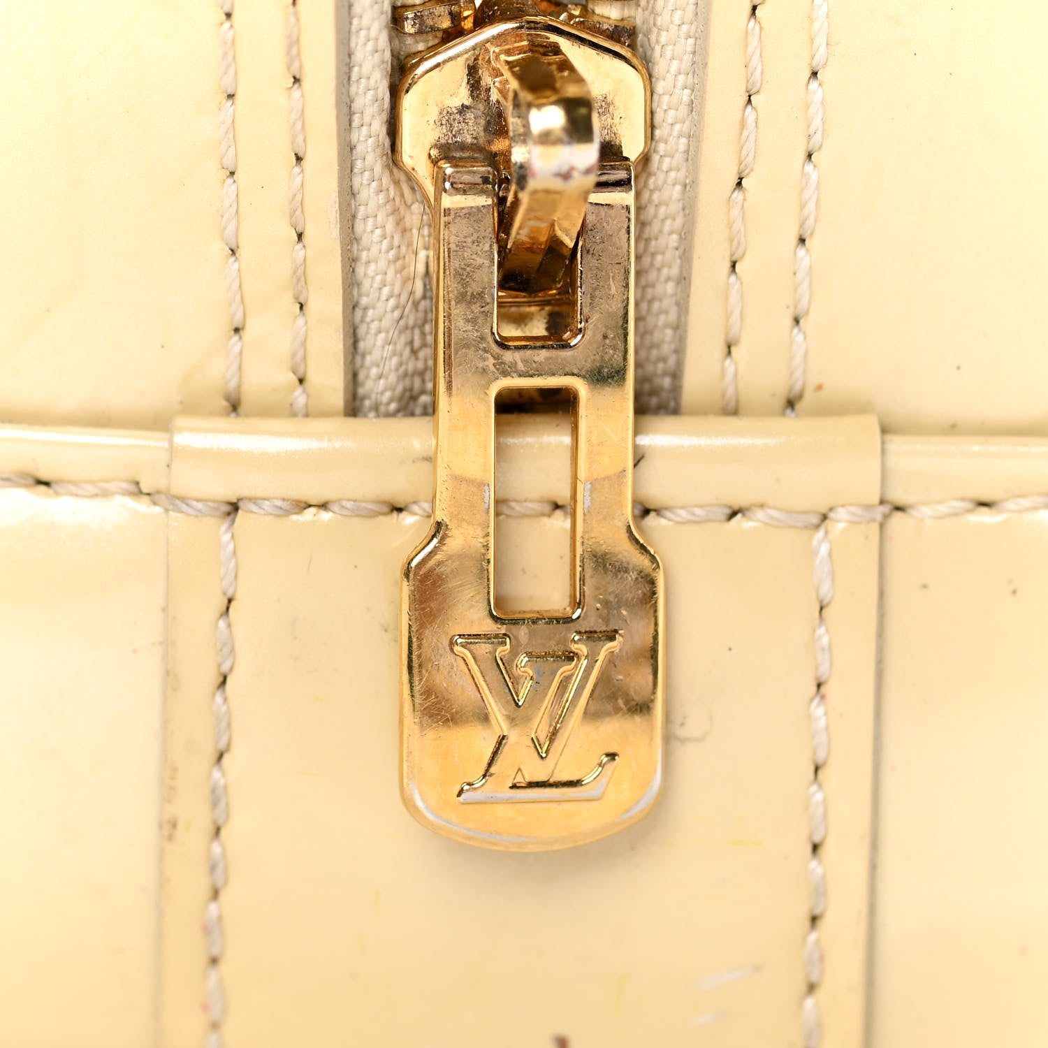 Louis Vuitton Vernis Alma MM Blanc Corail 15 of 20