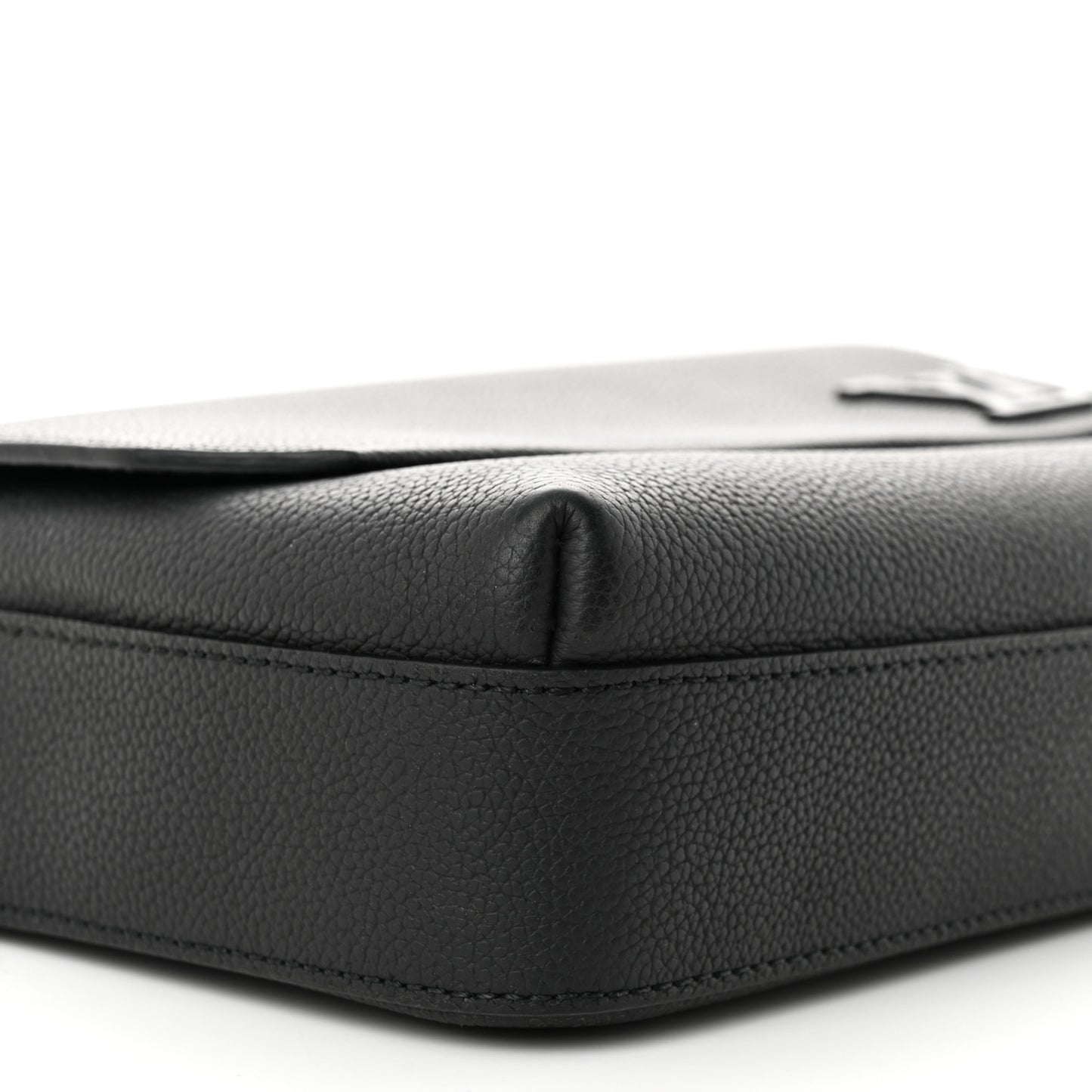 Calfskin Aerogram Fastline Messenger Black
