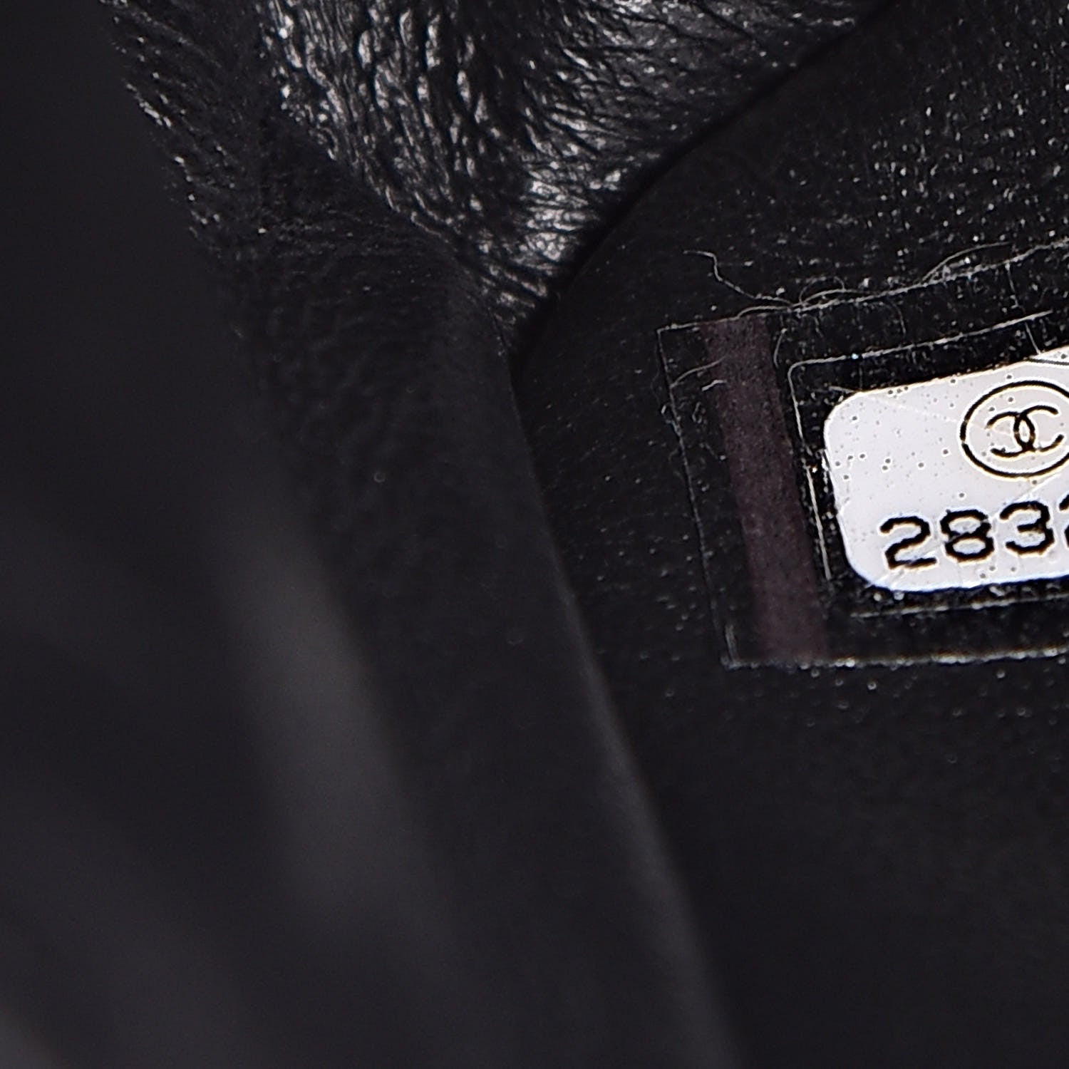 Chanel Calfskin Crocodile Embossed Graffiti 2.55 Cocodile Reissue 225 Flap Black Pink 9 of 13