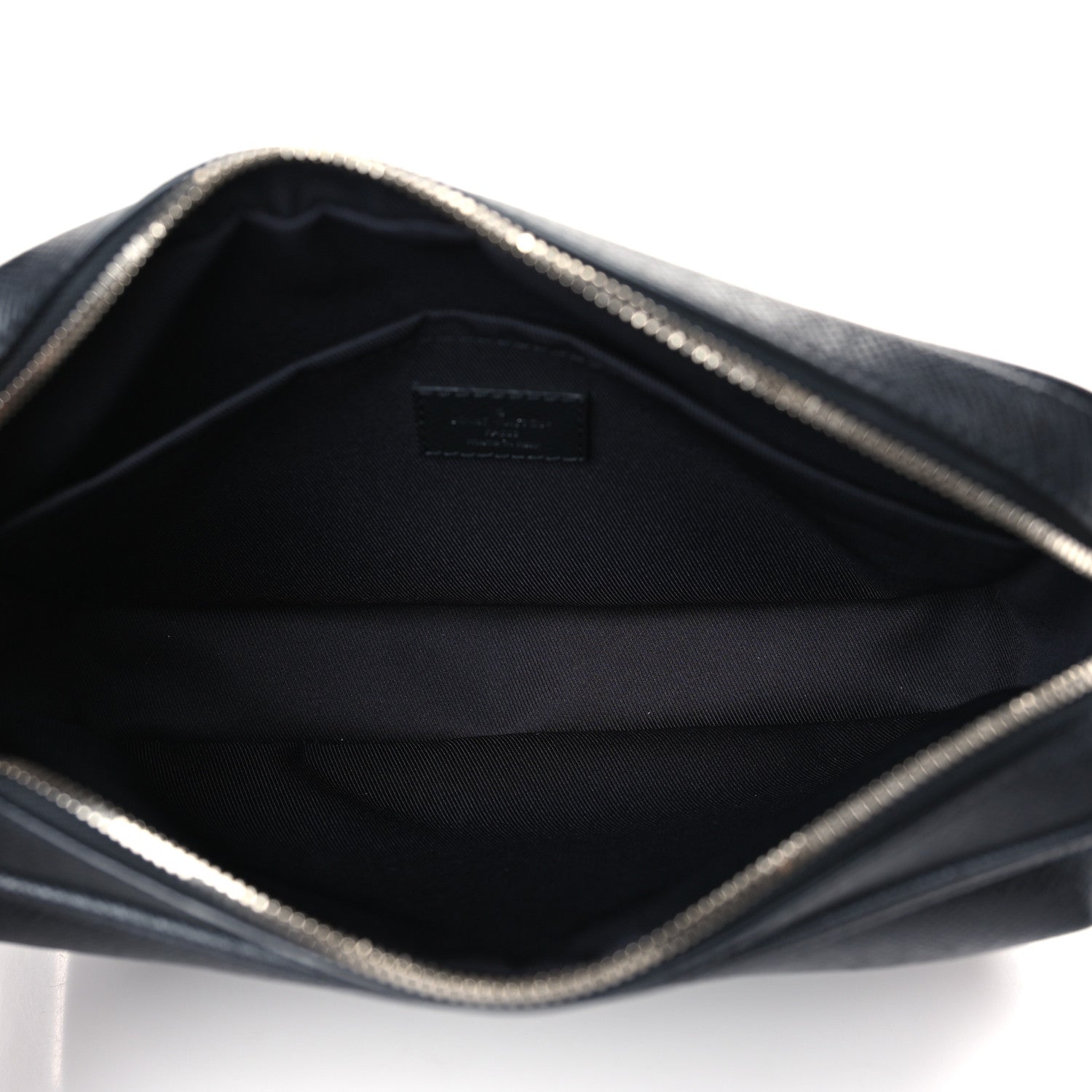 Louis Vuitton Taiga Outdoor Messenger PM Black 5 of 8