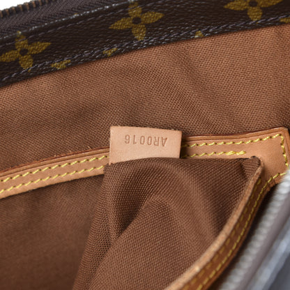 Louis Vuitton Monogram Cabas Mezzo 8 of 9