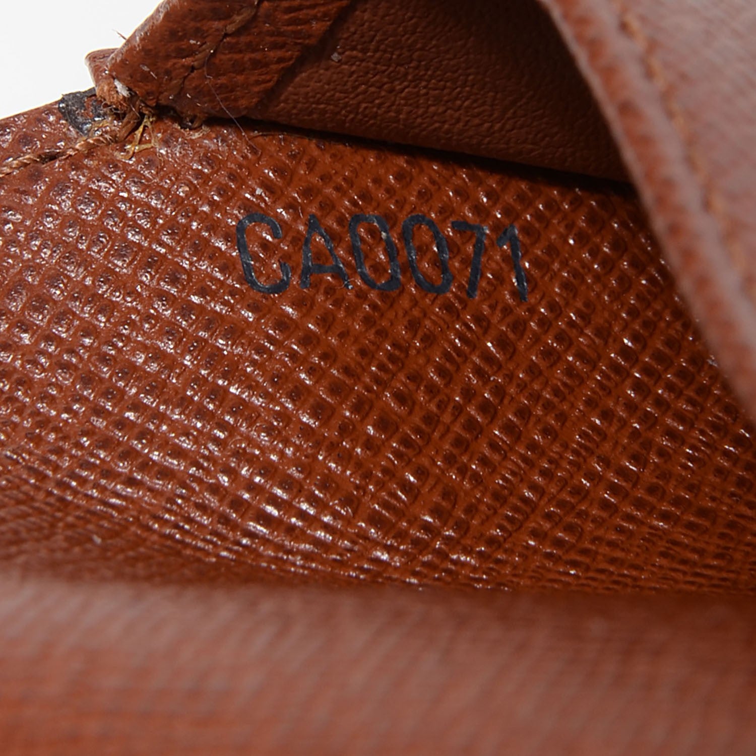 Louis Vuitton Monogram Small Ring Agenda Cover 8 of 8