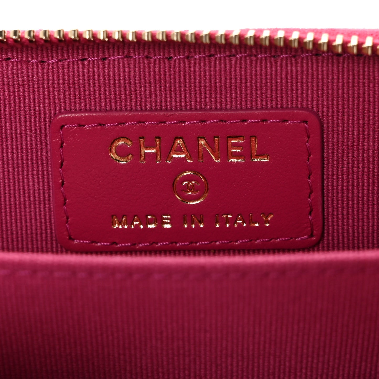 Caviar Quilted Zip Card Holder Fuchsia