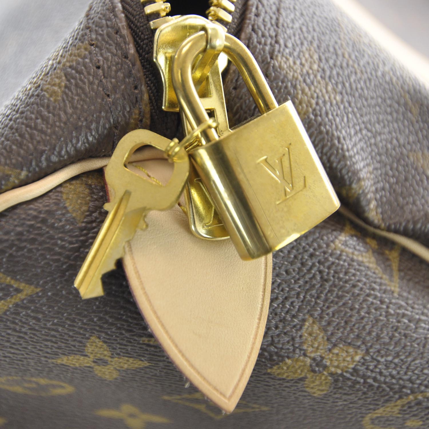 Louis Vuitton Monogram Keepall 55 9 of 10