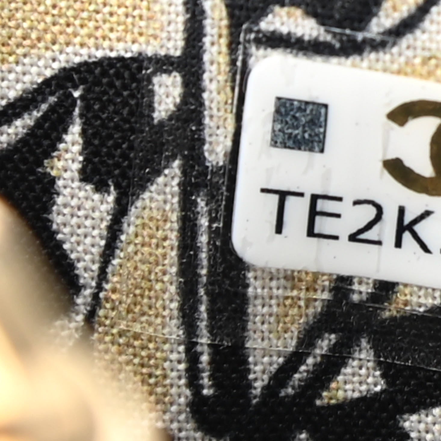 Chanel Caviar Quilted CC Zip Card Holder Black 7 of 8