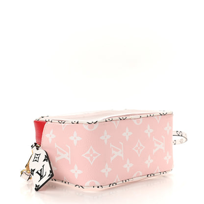 Louis Vuitton Monogram Giant Beach Pouch Rouge 4 of 9