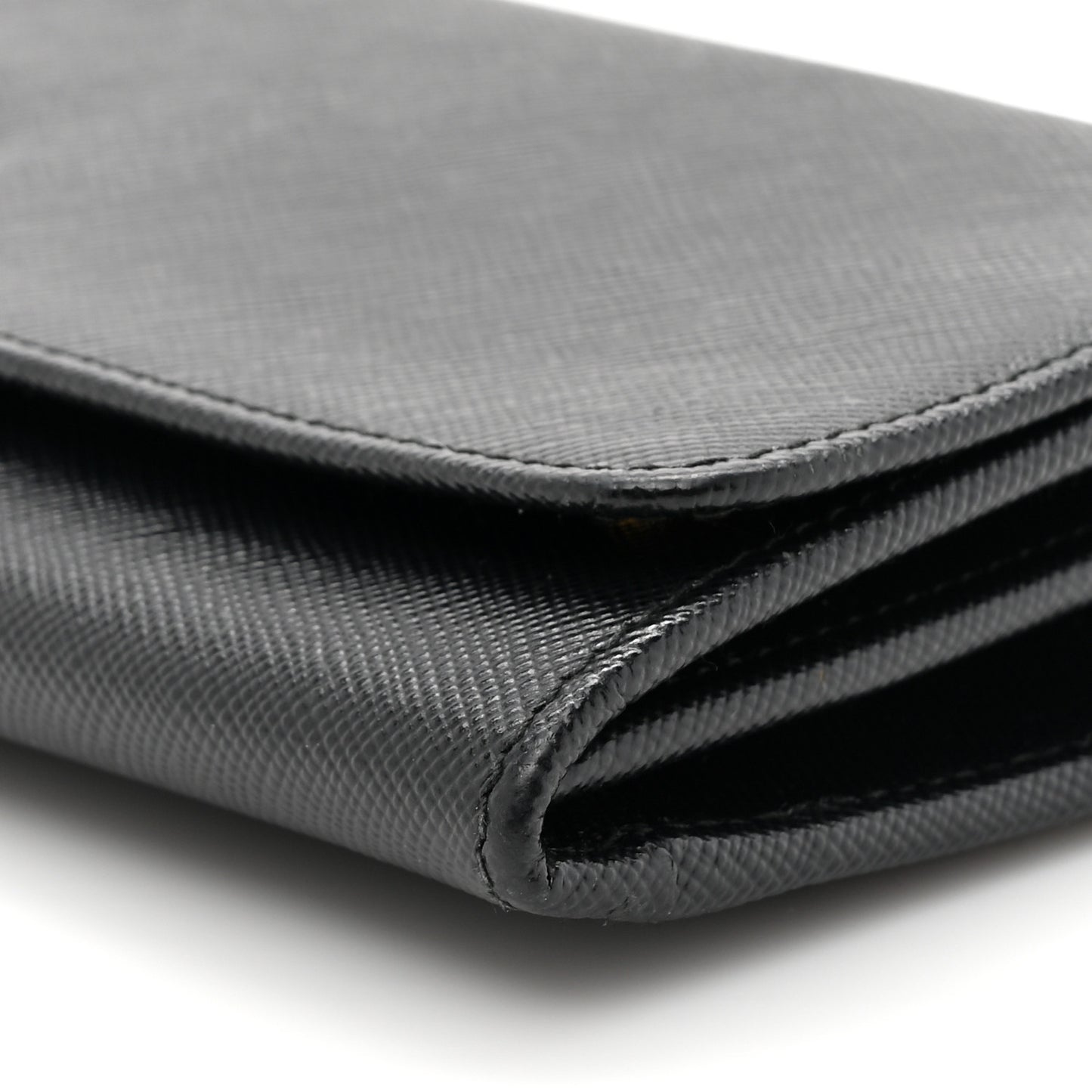 Saffiano Metal Oro Chain Wallet Black