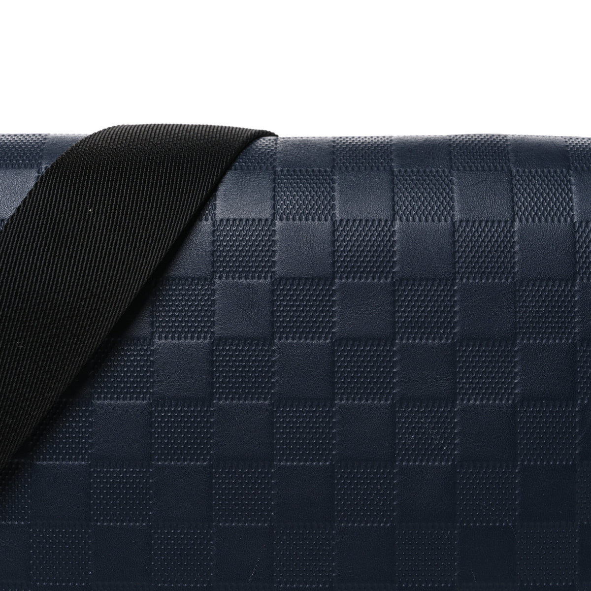 Louis Vuitton Damier Infini District PM Onyx 8 of 11