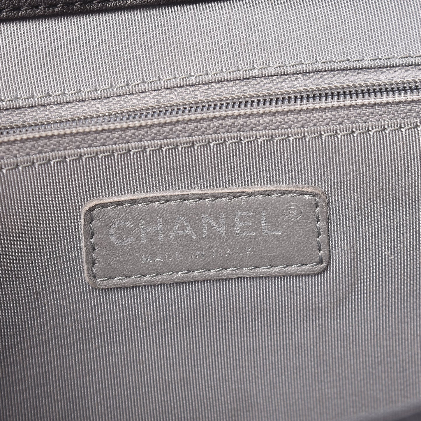 Washed Lambskin Quilted Medium Chain Around Messenger Black