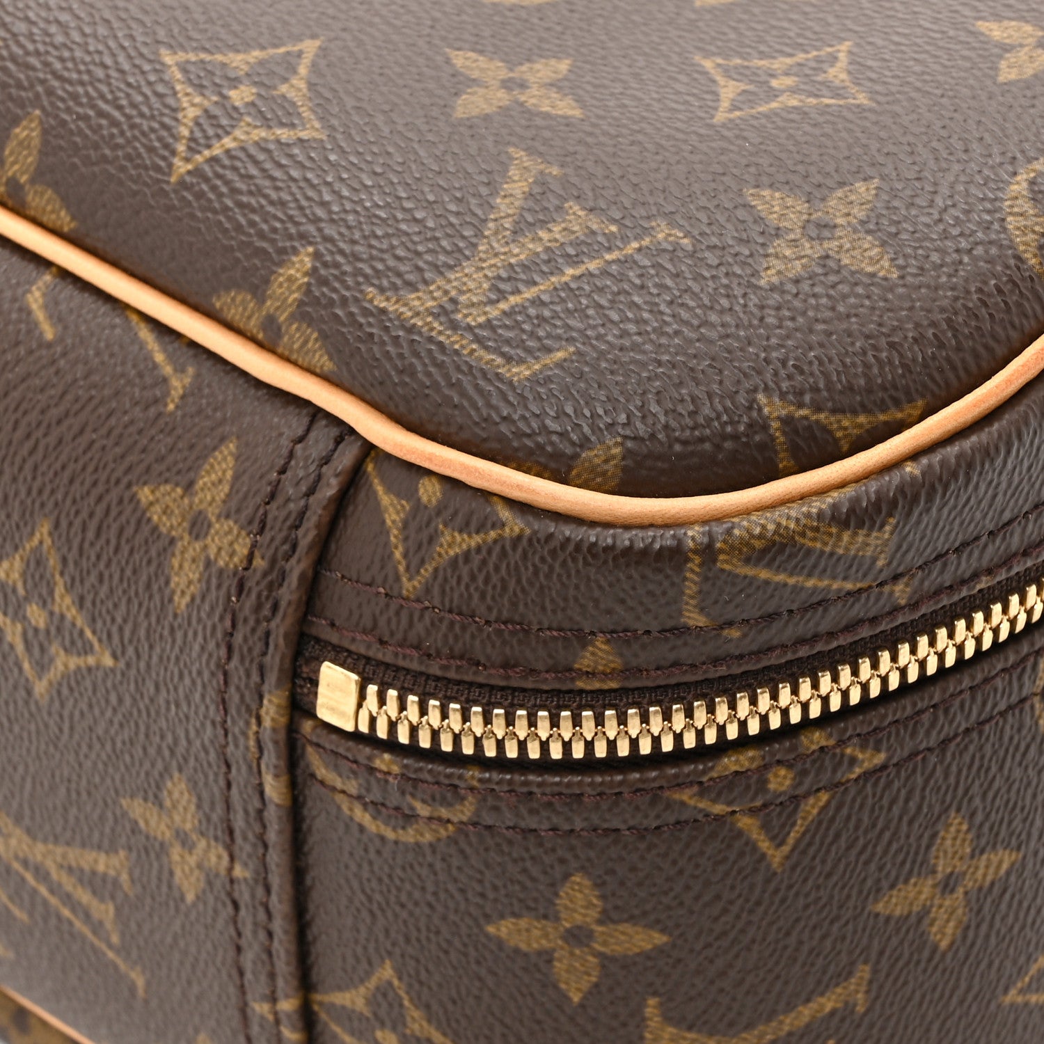 Louis Vuitton Monogram Excursion Shoe Bag 15 of 17