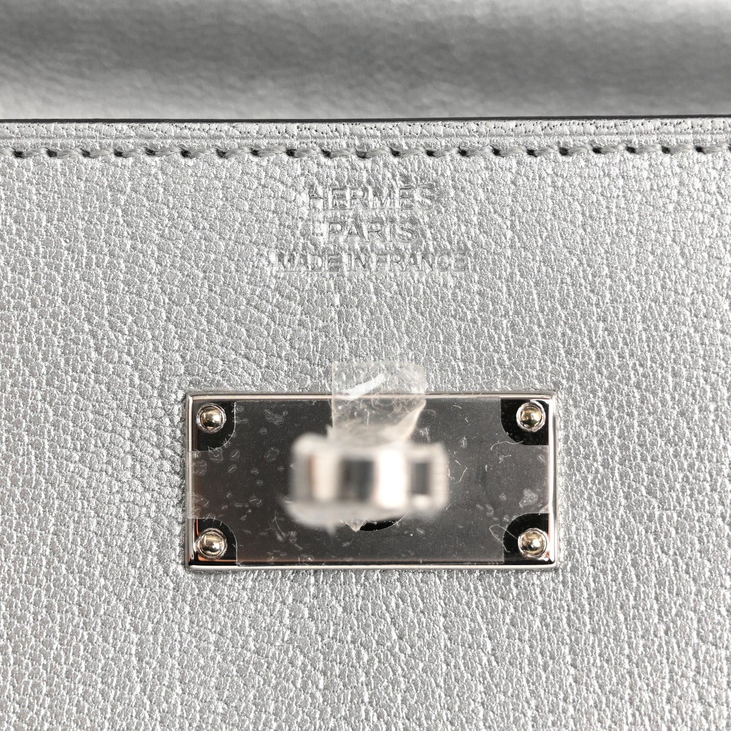 Metallic Chevre Chamkilight Kelly Wallet To Go Argent