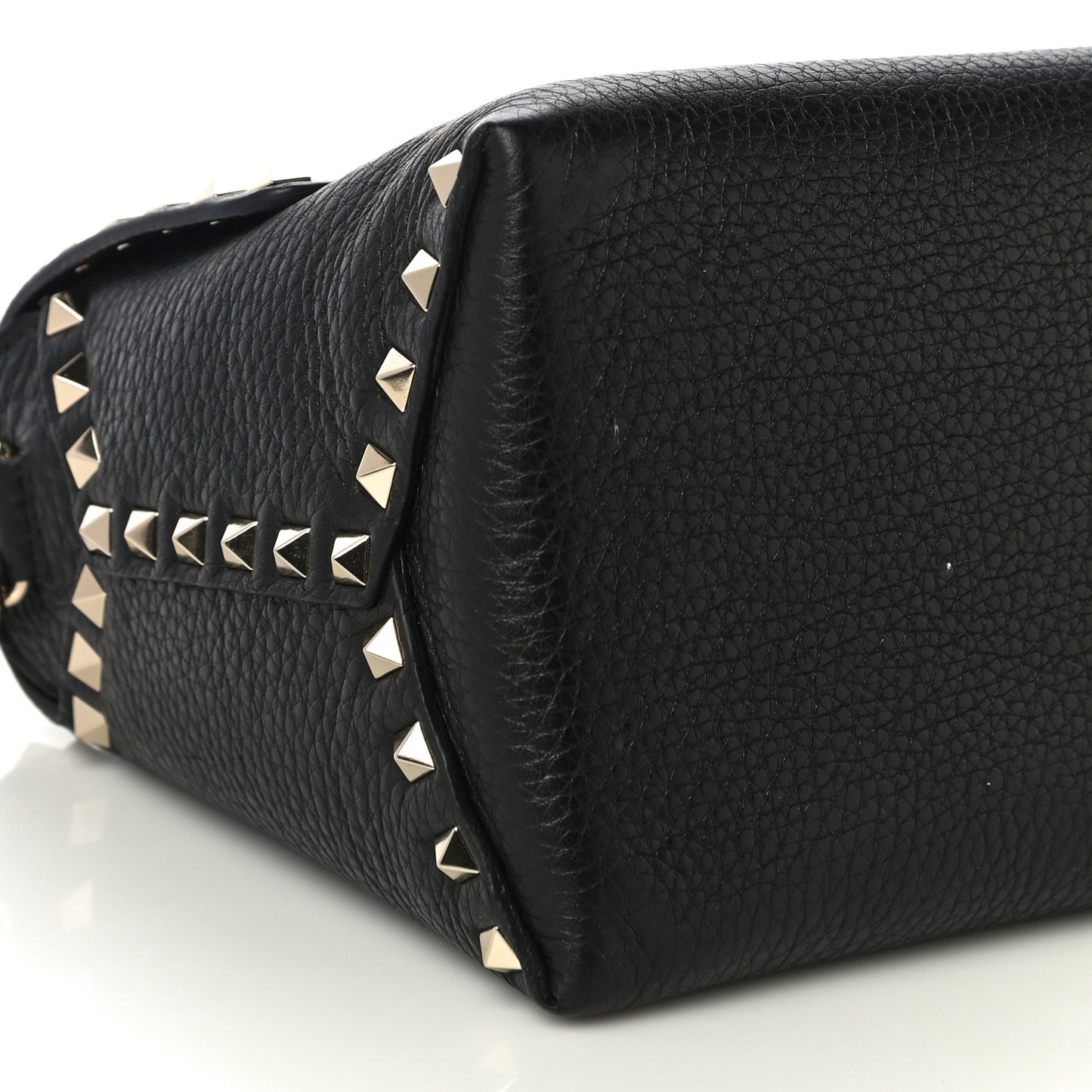 Pebbled Calfskin Rockstud Single Handle Flap Bag Black