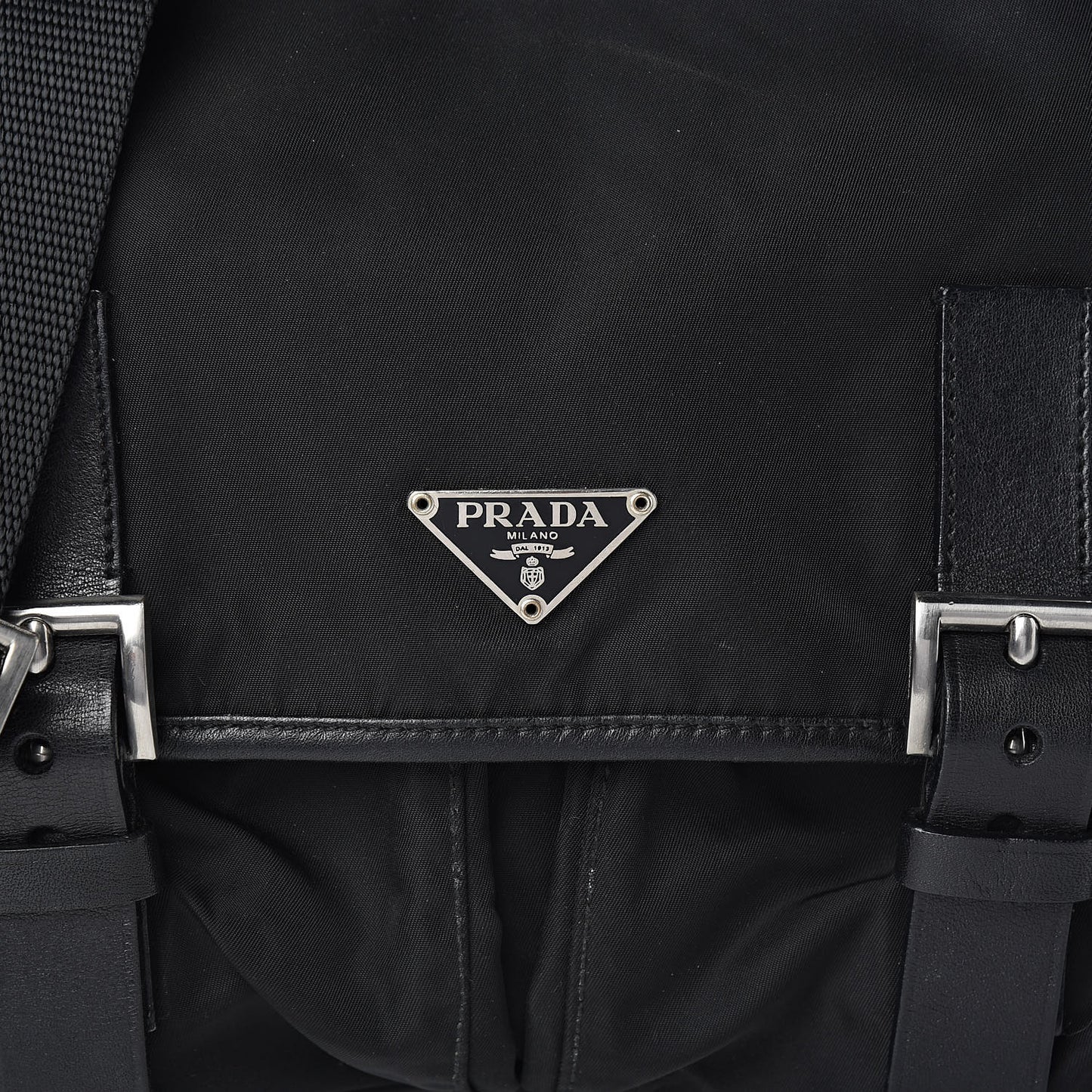 Nylon Vela Messenger Bag Black