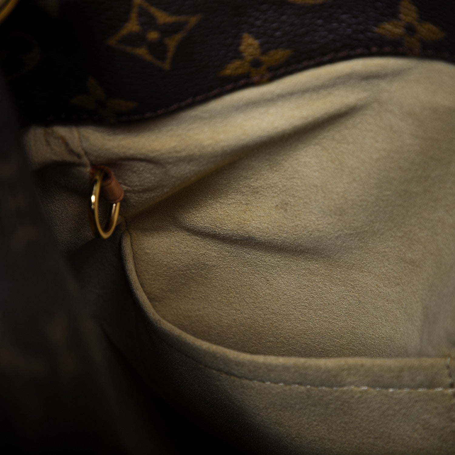 Louis Vuitton Monogram Artsy MM 9 of 15