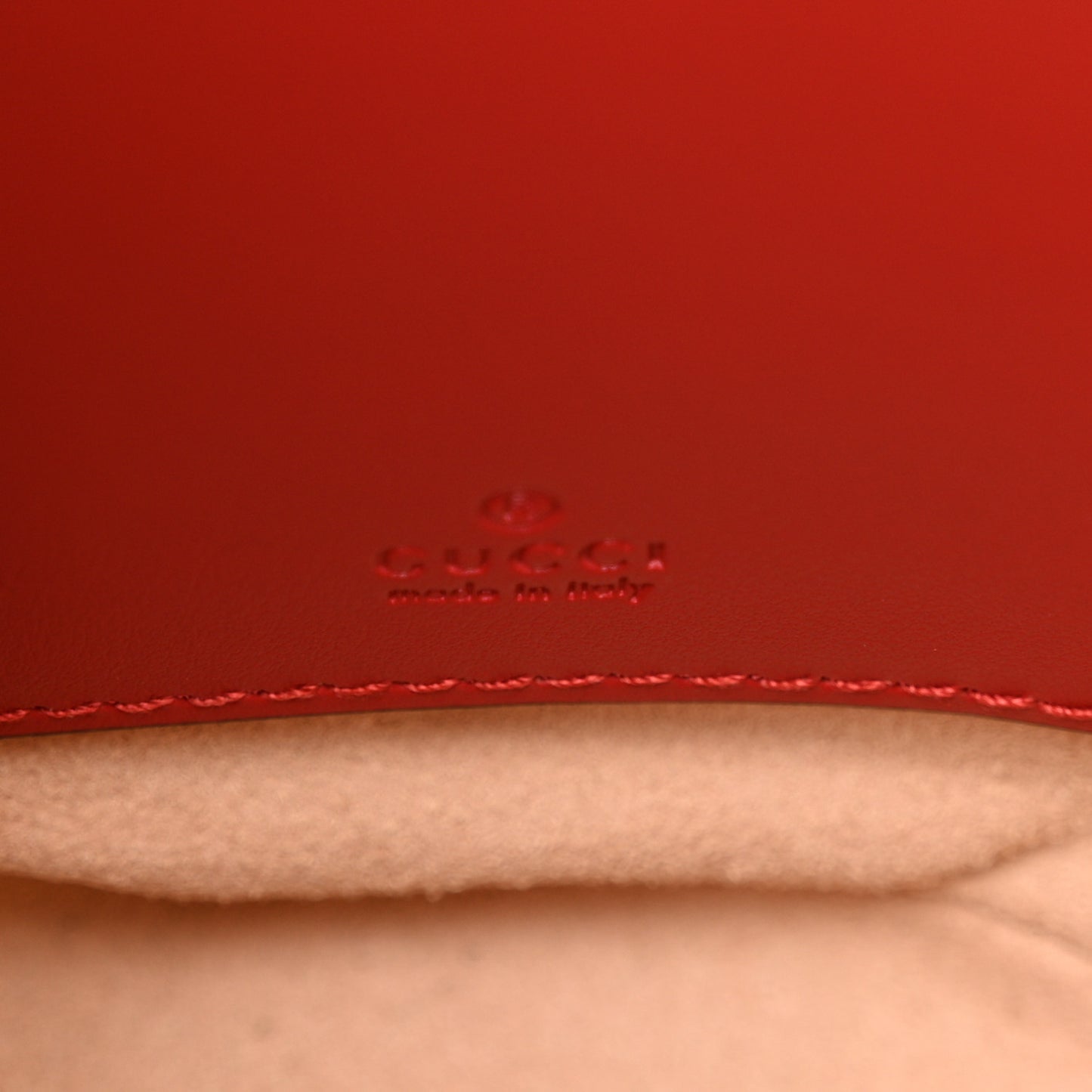 Calfskin Matelasse Mini GG Marmont 2.0 Bucket Bag Hibiscus Red
