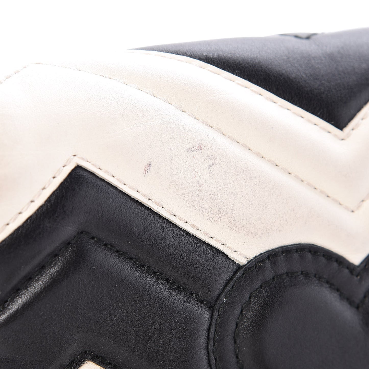 Calfskin Matelasse Super Mini GG Marmont Shoulder Bag Black White