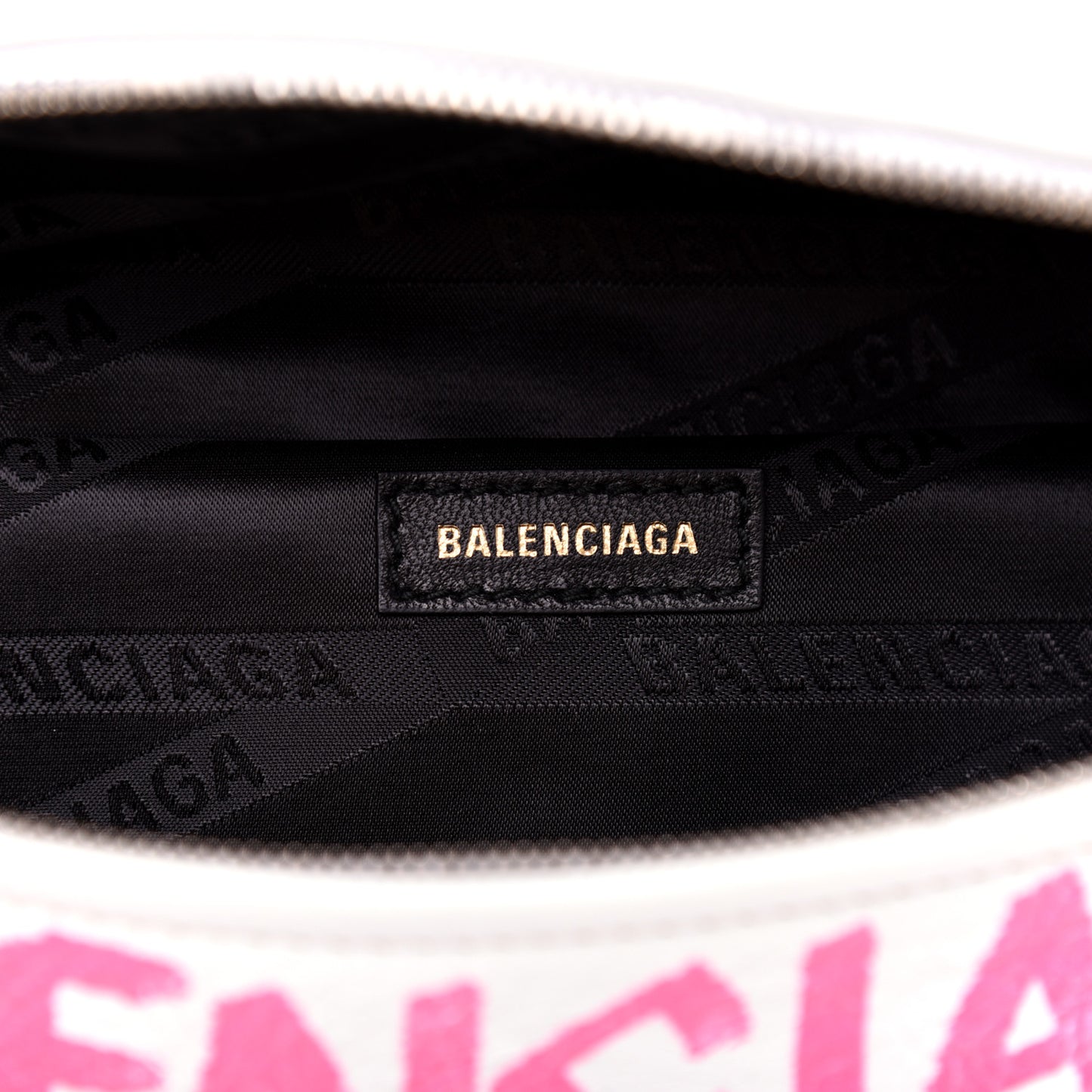 Agneau Arena Graffiti All Over XXS Souvenir Belt Bag White Multicolor