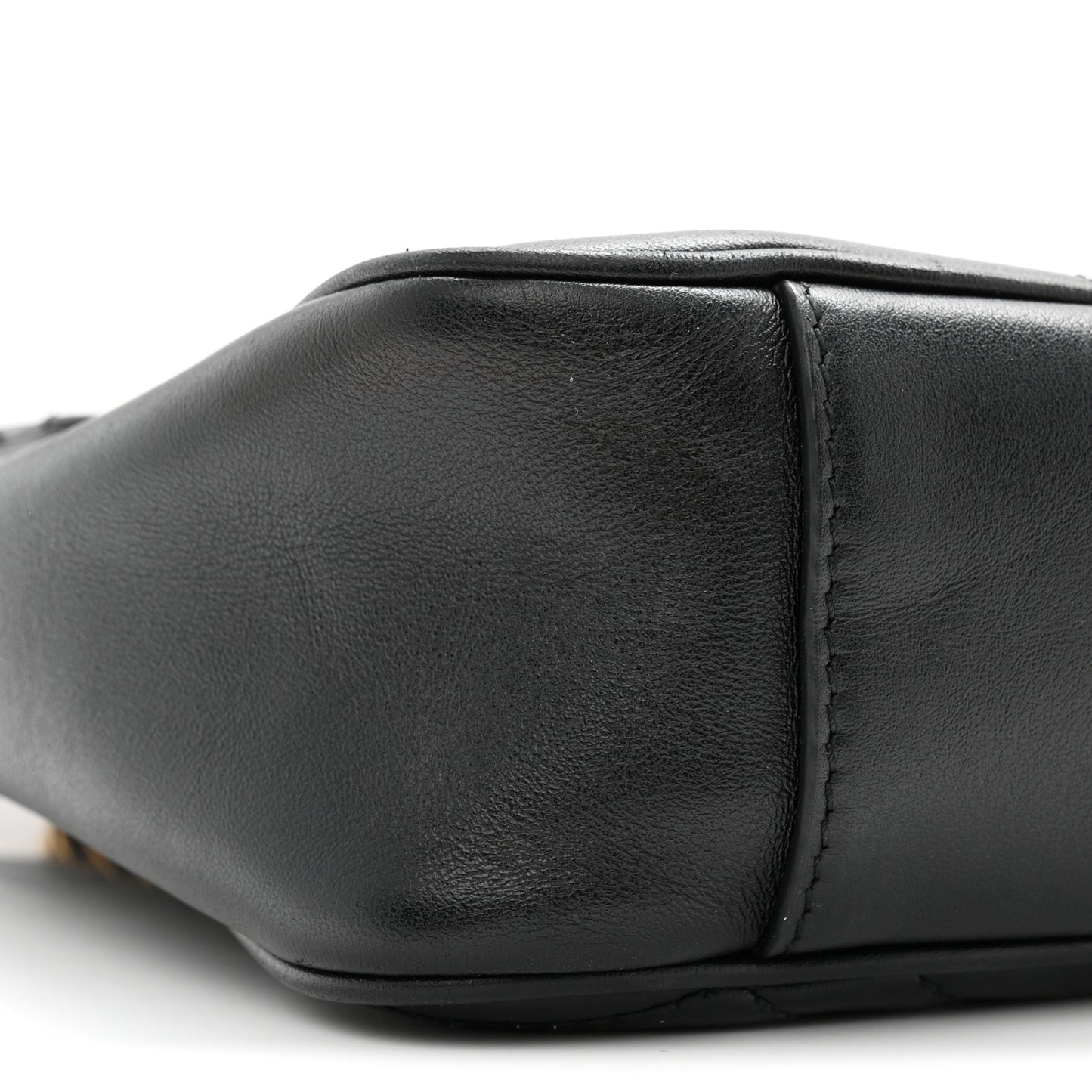Calfskin Matelasse Medium GG Marmont Shoulder Bag Black